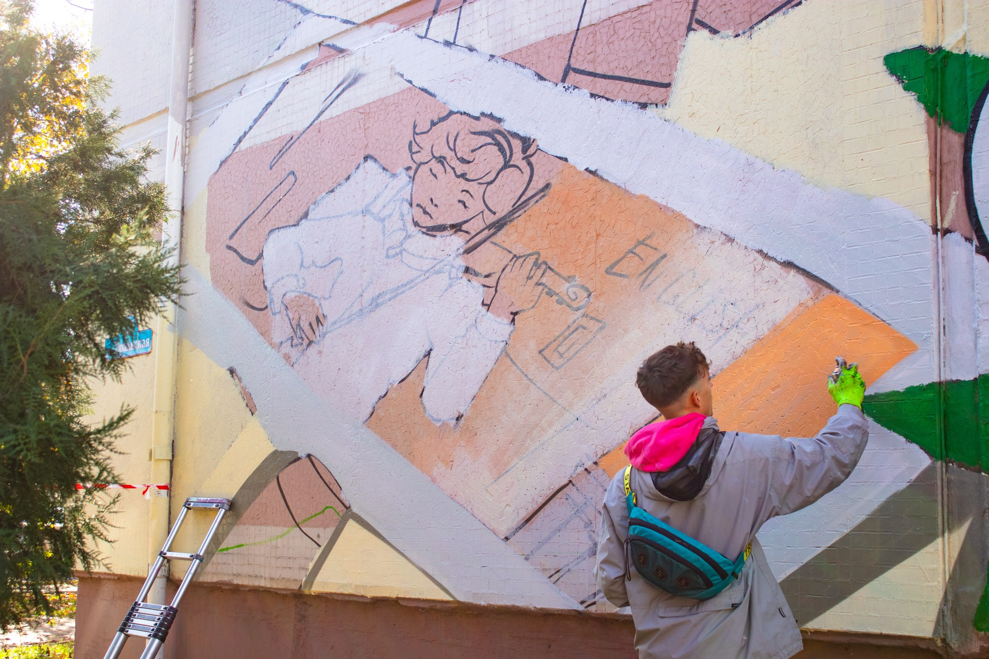 Краснодарская стрит-арт художница Таня Тако и её граффити. Репортажный, промышленный и маркетплейс-фотограф Дмитрий Чернат