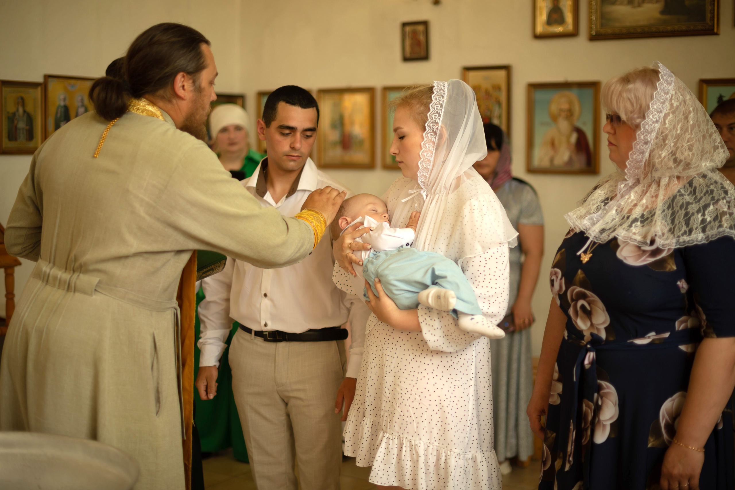 Таинство крещения Давида. Свадебный, семейный и портретный фотограф в Суворове Анастасия Седыкин