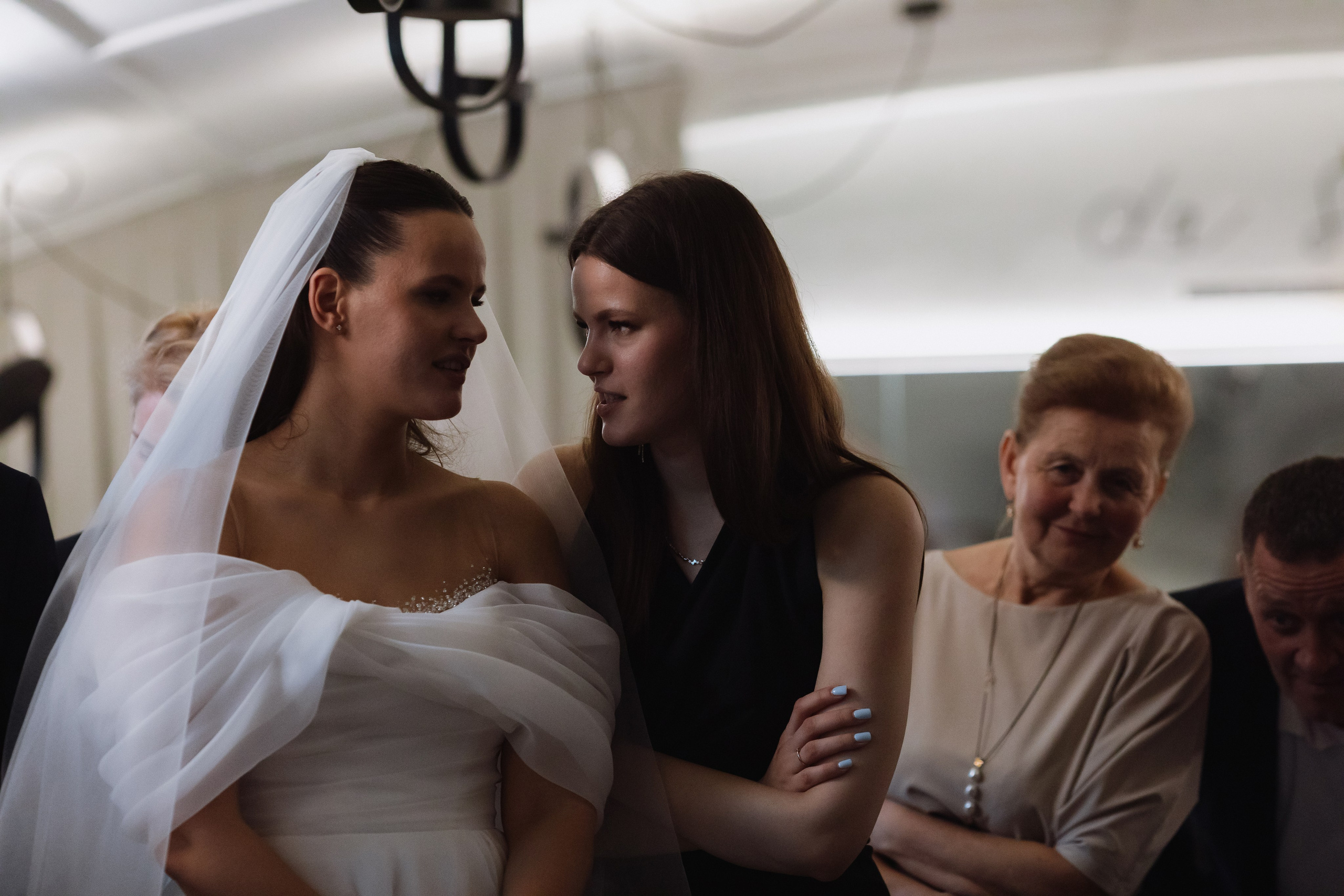 Свадебная фотосессия в Минске в итальянском ресторане La Scala