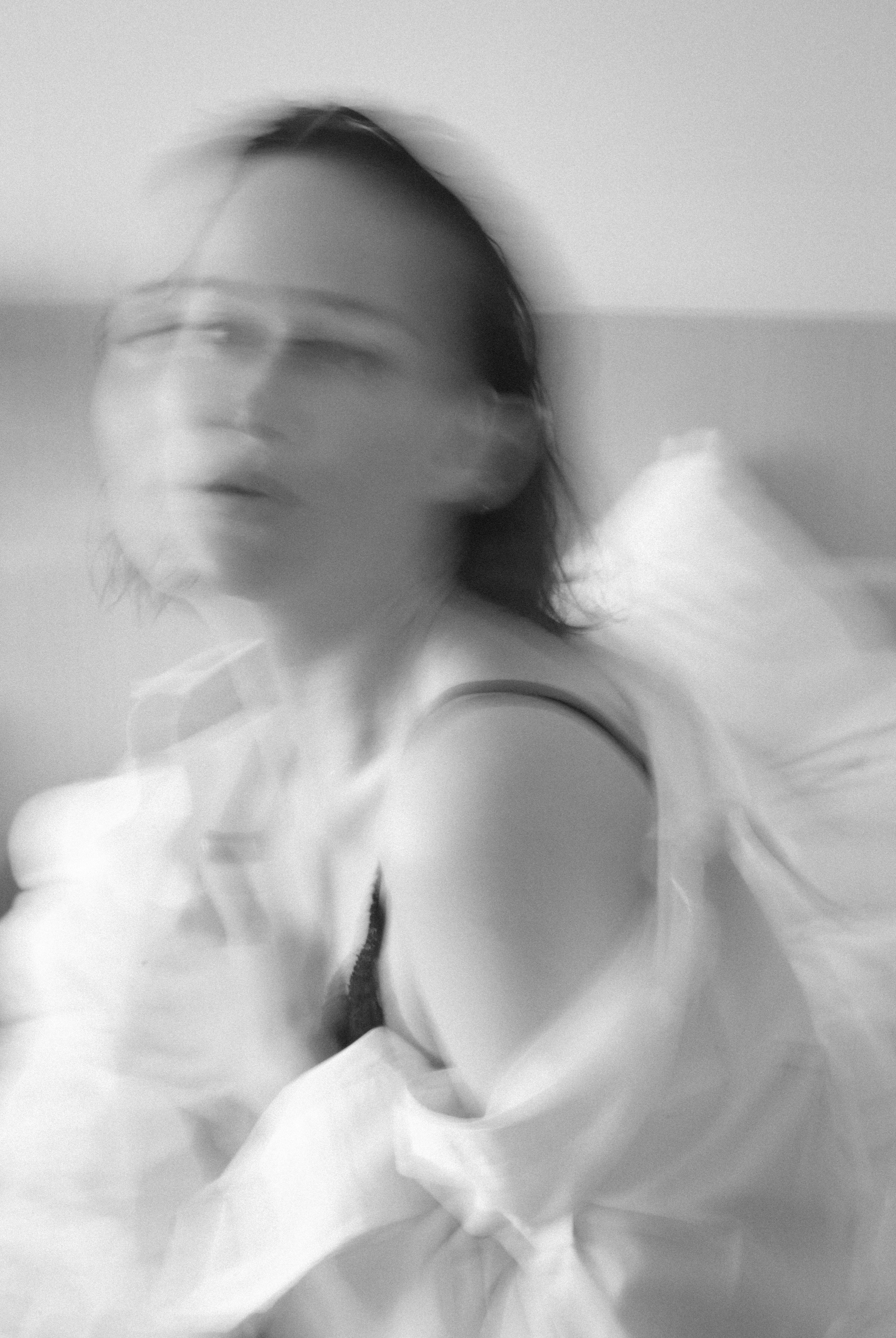 Женское тело. Фотограф в Серпухове и Тарусе Ксения Царёва