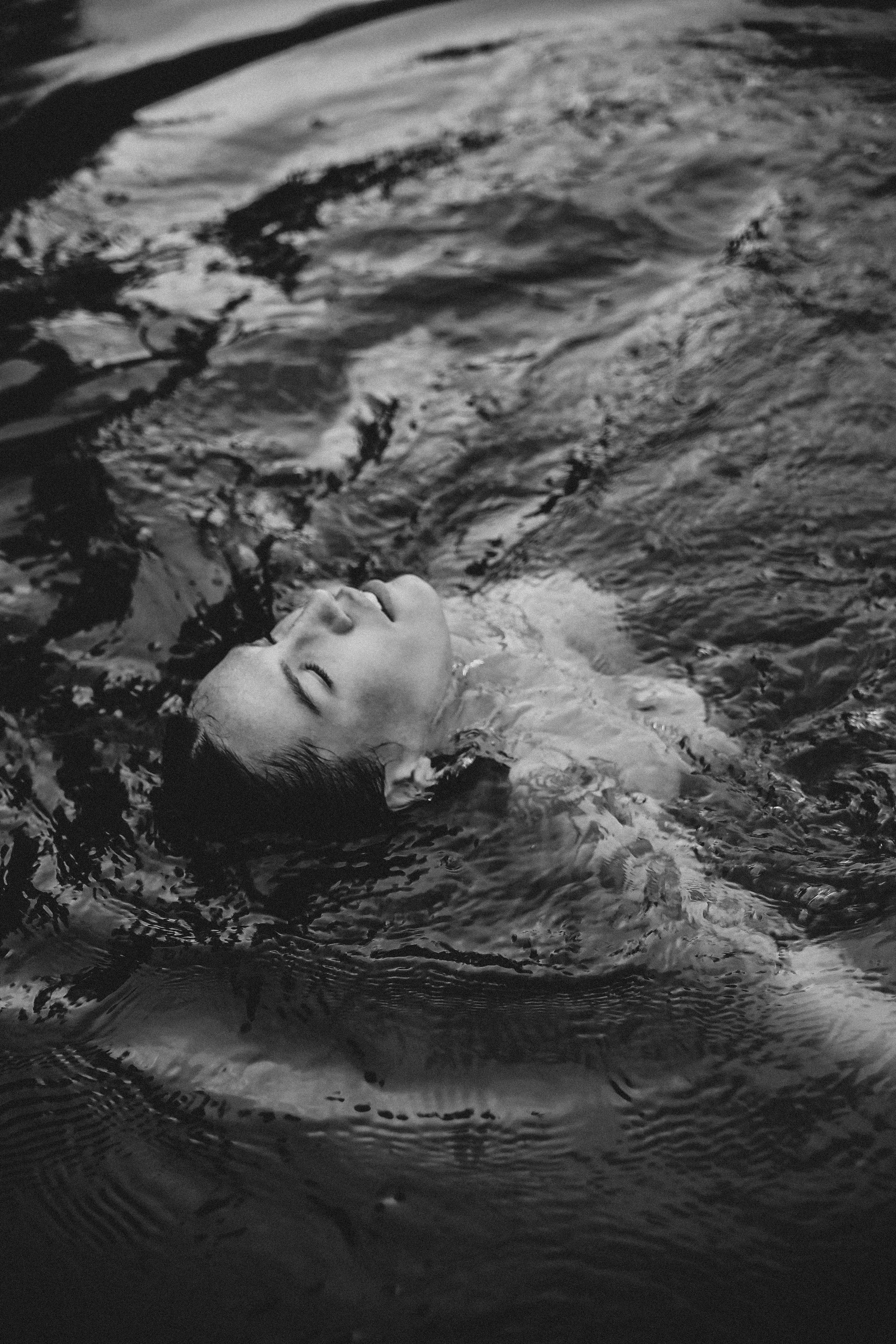 Женское тело. Фотограф в Серпухове и Тарусе Ксения Царёва