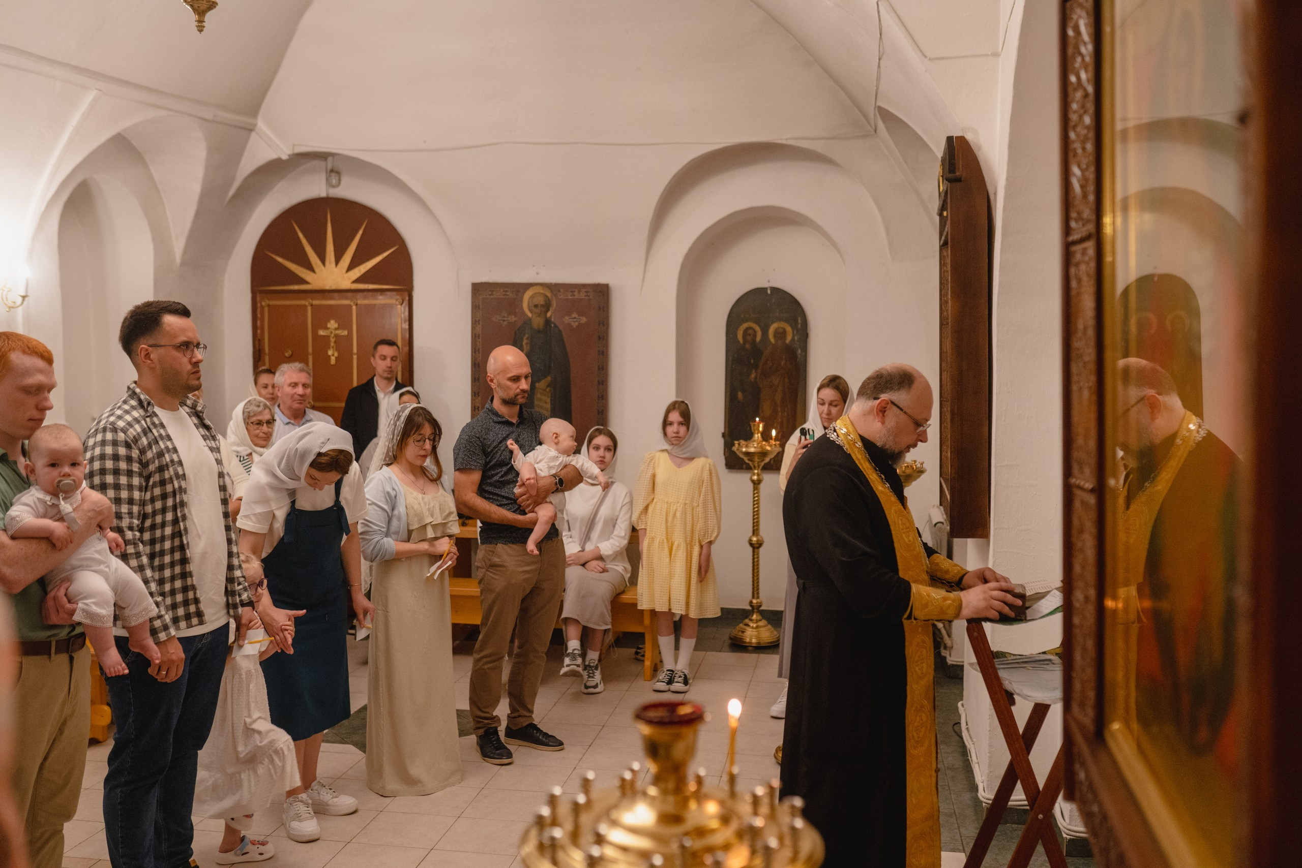 Иван. Церковь Благовещения Пресвятой Богородицы в Тайнинском. Семейный фотограф в Москве Лилия Лебедева