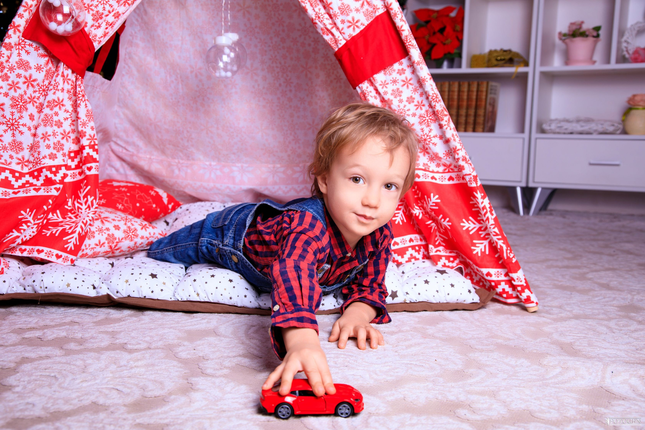 Фотосессия Мальчиков до 3 лет в Студии — Fotogen. Интерьерная фотостудия FOTOGEN г. Краснодар