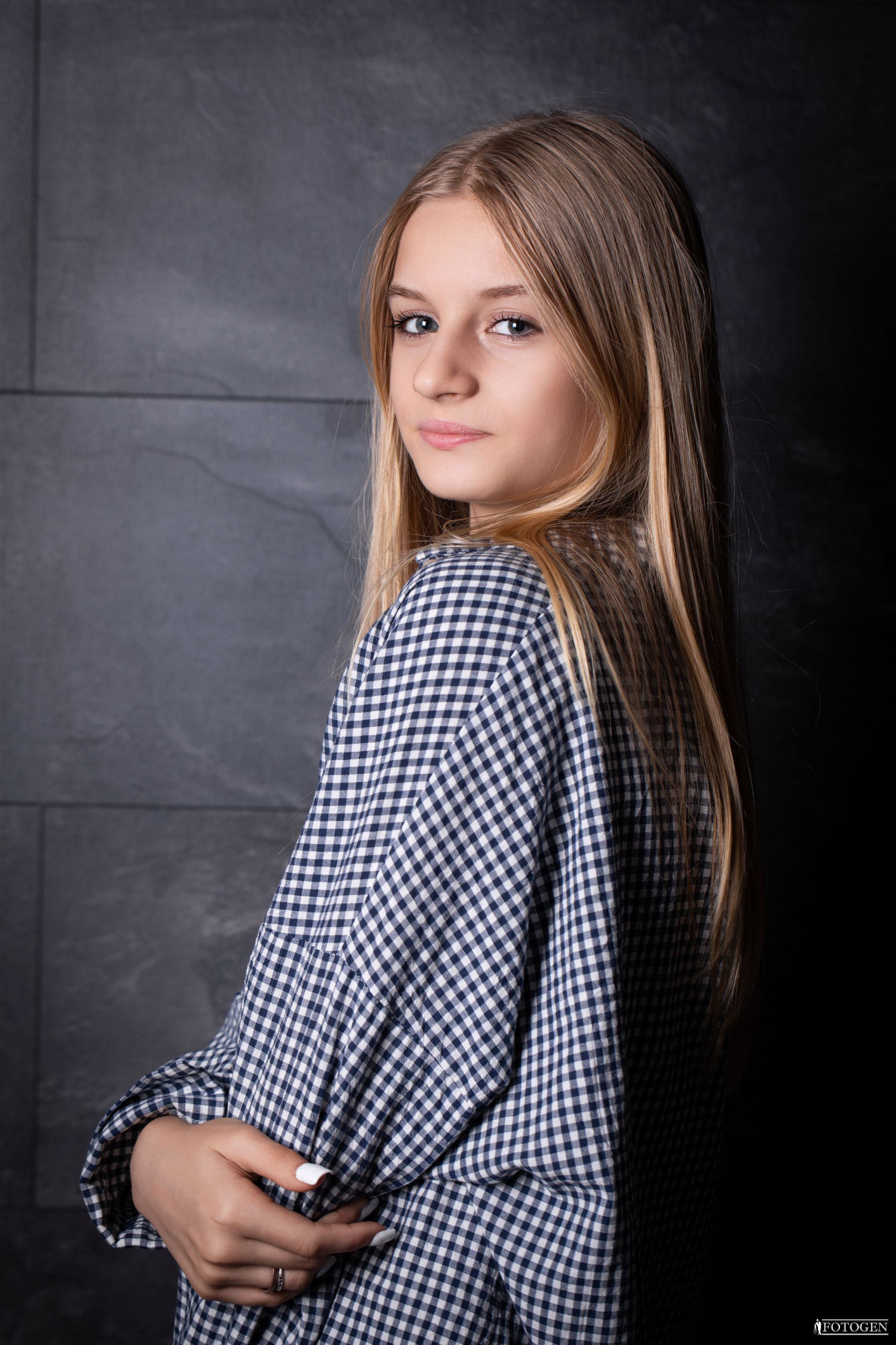 Фотосессия Девочек до 14 лет в Интерьере — Fotogen. Интерьерная фотостудия FOTOGEN г. Краснодар