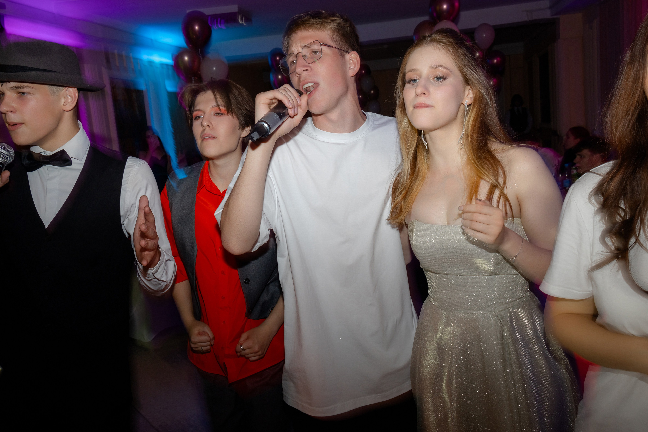 Школьный выпускной 2024 год в Соколе (Минск). Свадебный фотограф в Минске/Беларуси Сергей Спиридонов