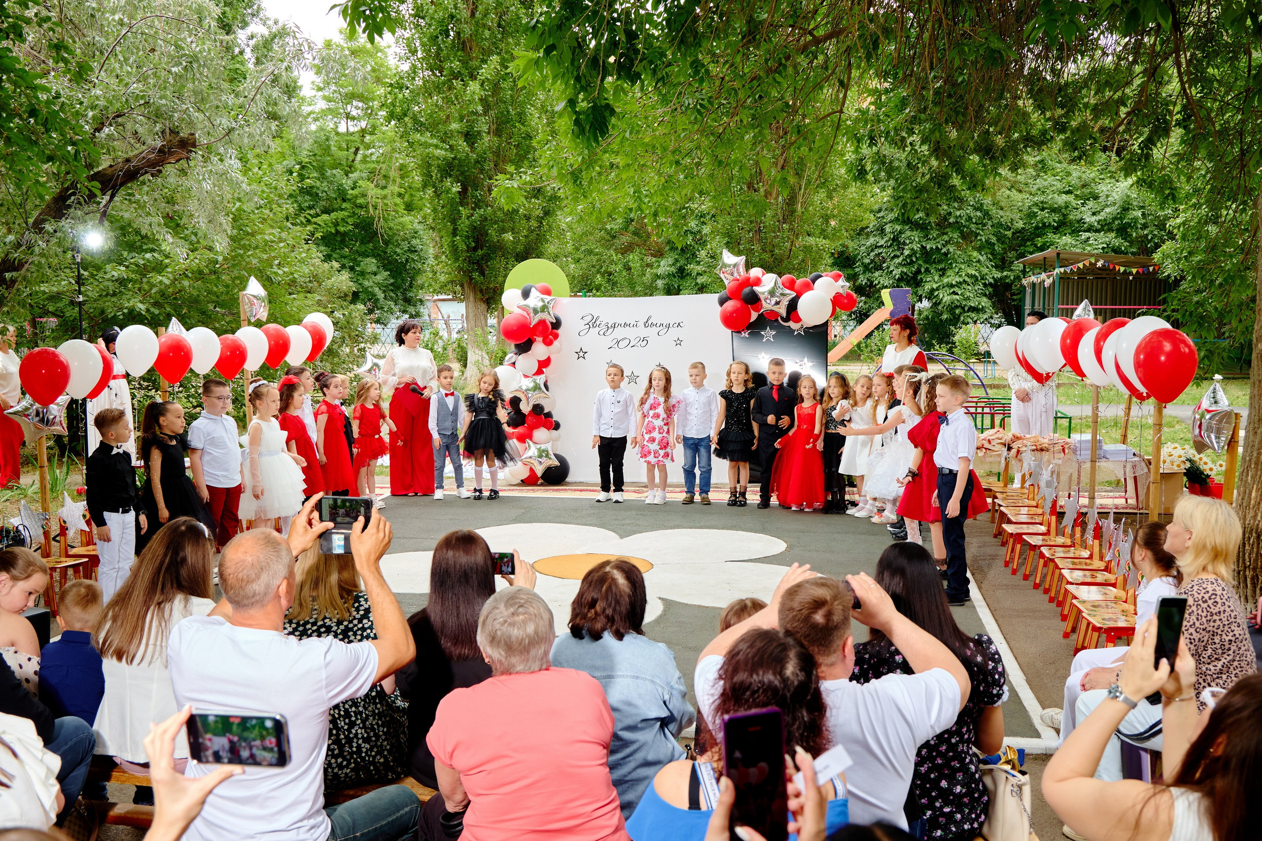 Выпускной 45 сад. Фотограф Выпускные альбомы Таганрог Сергей Коробченко