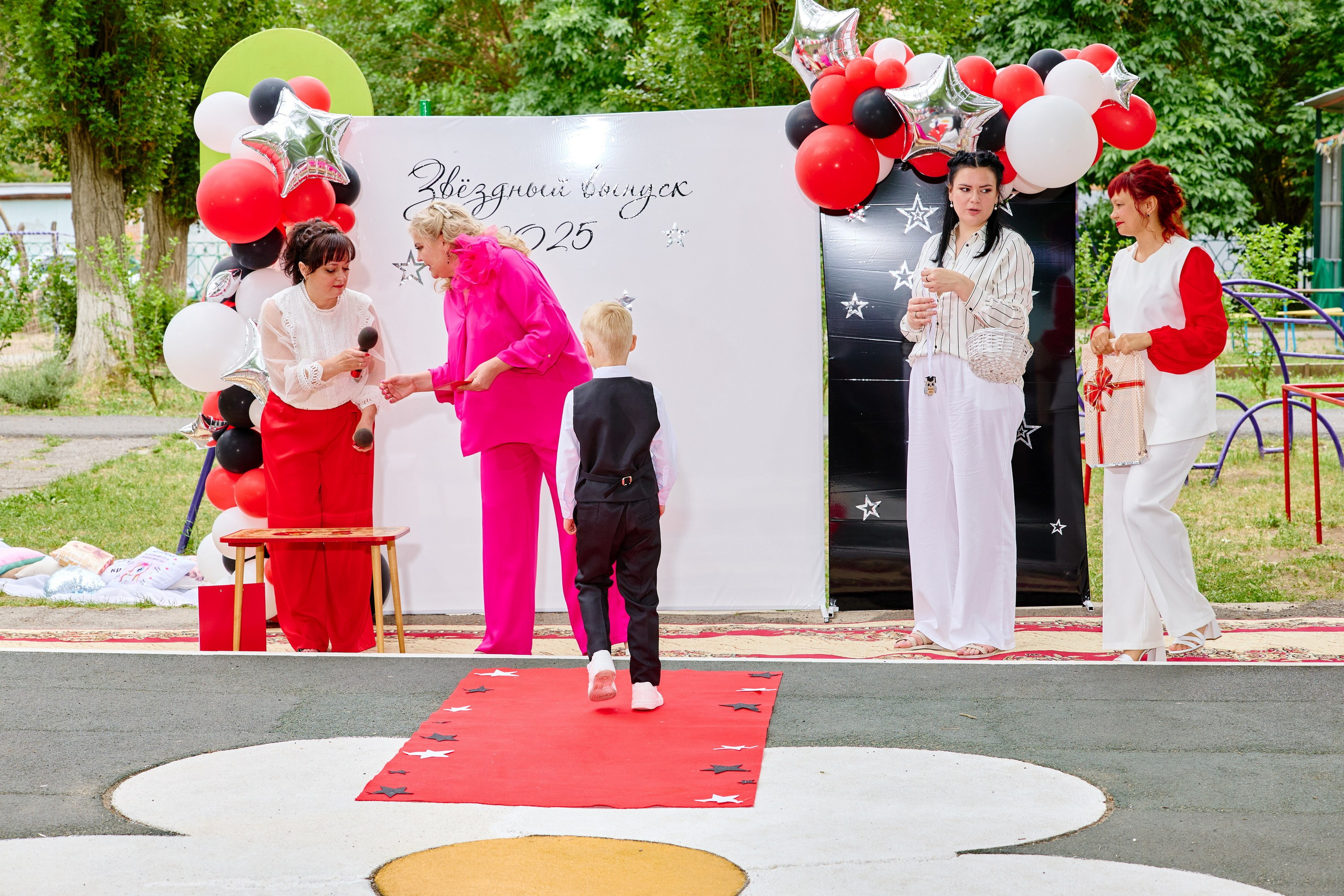 Выпускной 45 сад. Фотограф Выпускные альбомы Таганрог Сергей Коробченко