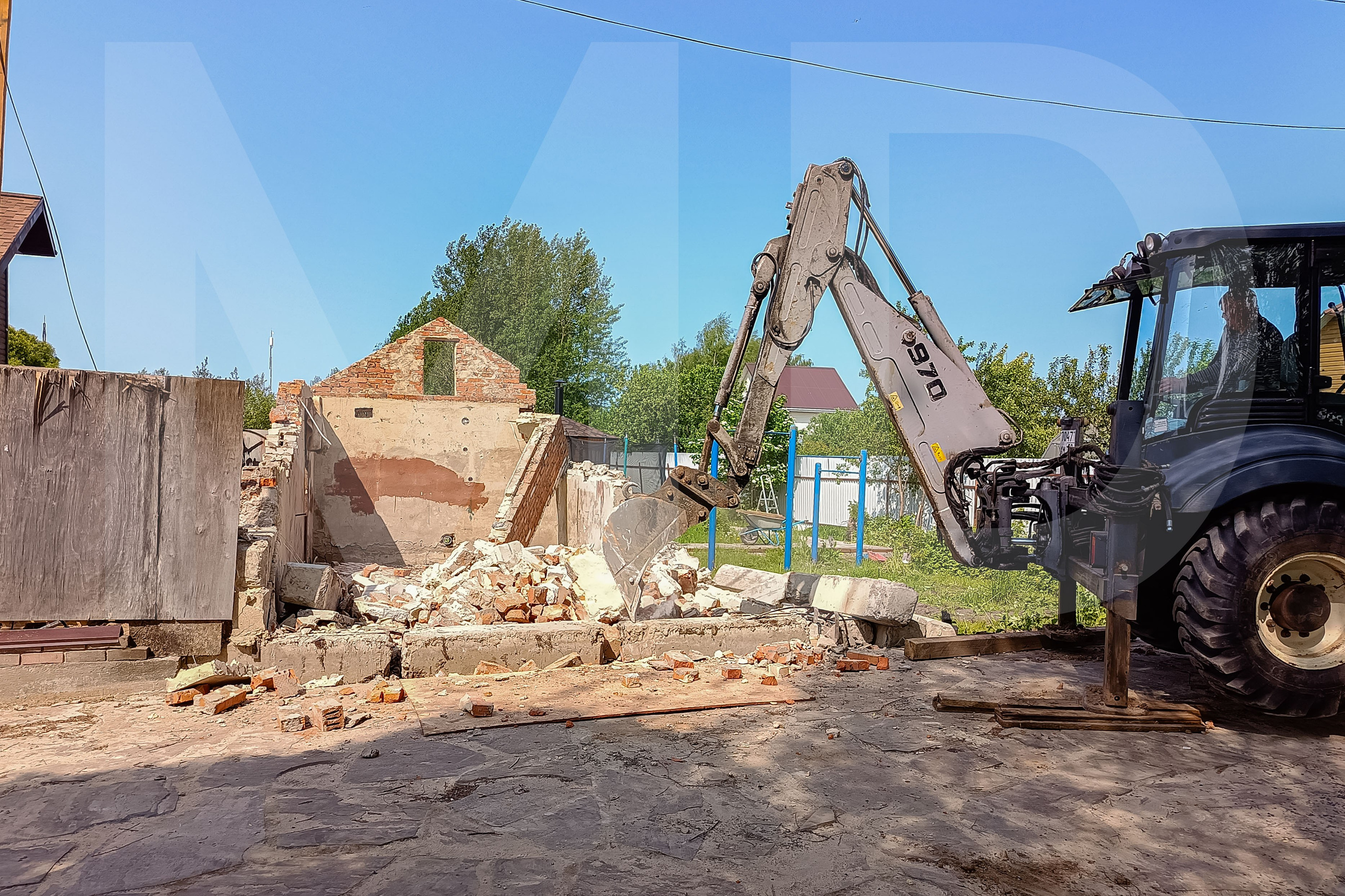 Подготовка участка под строительство гаража МД-001 г. Серпухов