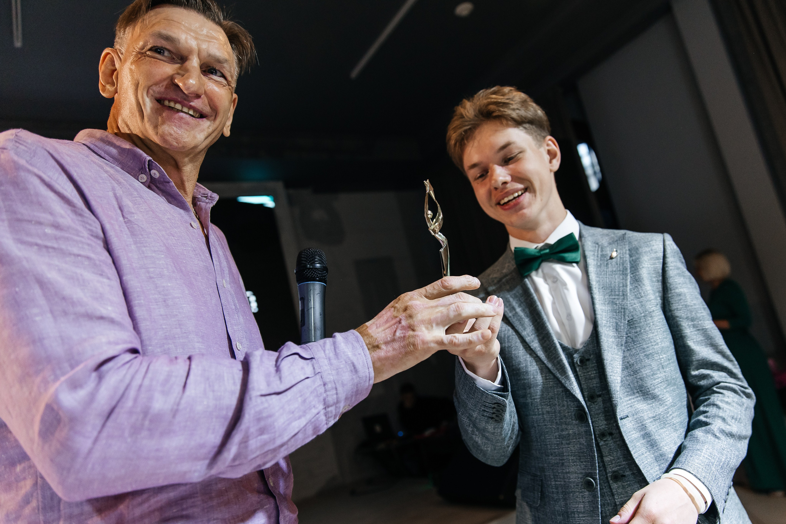 2023-06-23 Выпускной МБОУ СОШ № 10. Фотограф в Красноярске