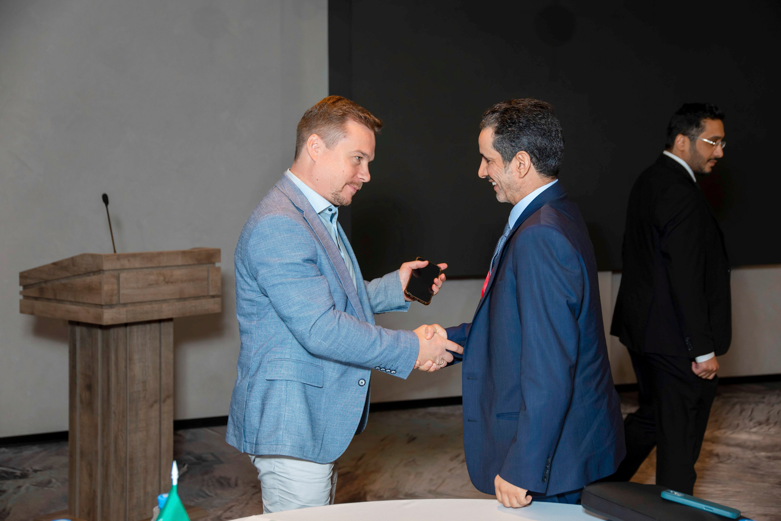 ПМЭФ 2025 делегация из Саудовской Аравии. Фотограф на праздник, корпоратив, День Рождения и Юбилей в г. Санкт-Петербурге Алексей Анкушев