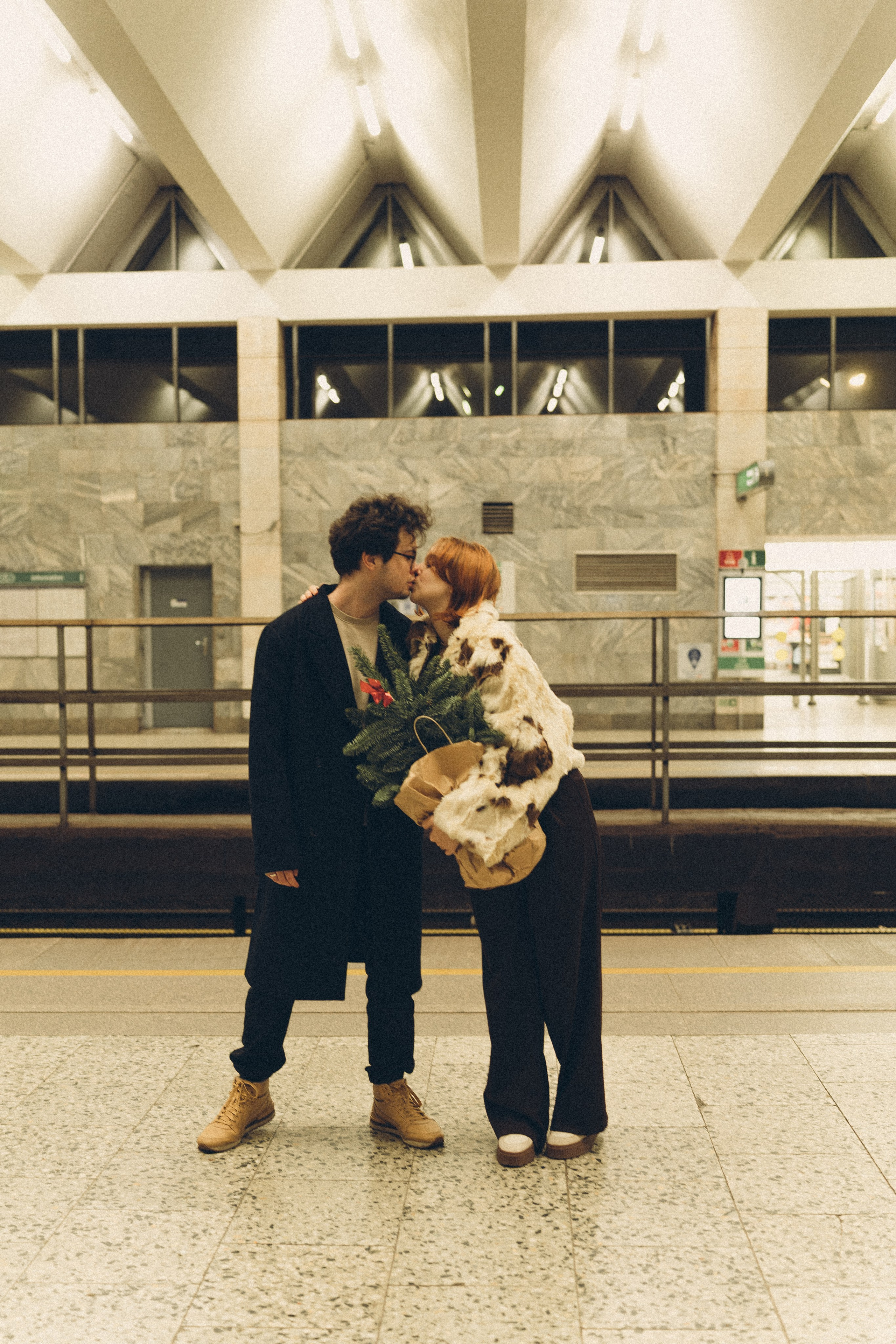 НОВОГОДНЯЯ ФОТОСЕСИИЯ ПАРЫ В МЕТРО ЛЮБОВЬ. Профессиональный фотограф, Санкт-Петербург — Виктория Богомолова