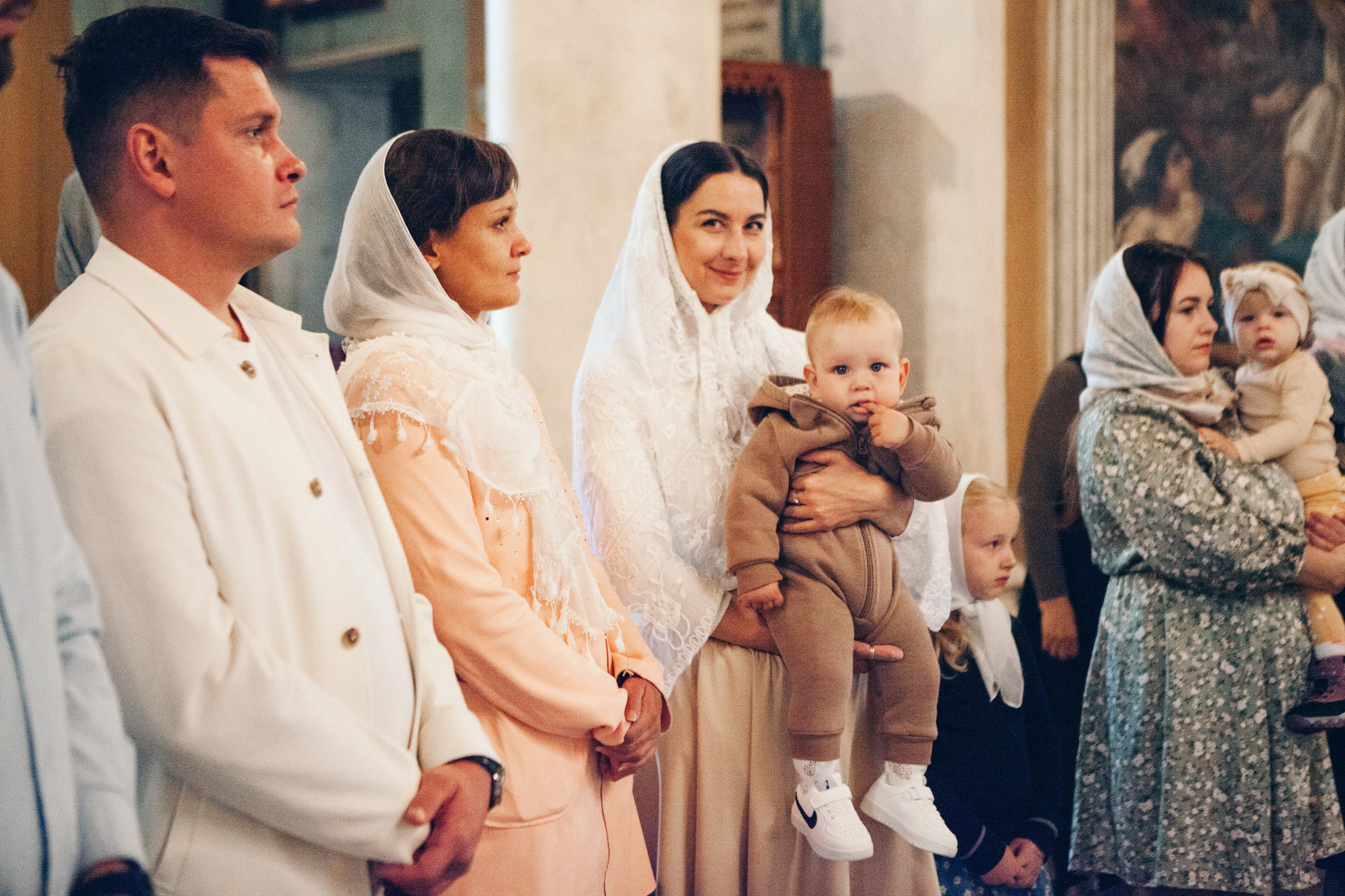 Крещение ребенка в церкви. Фотограф Ольга Ефремова