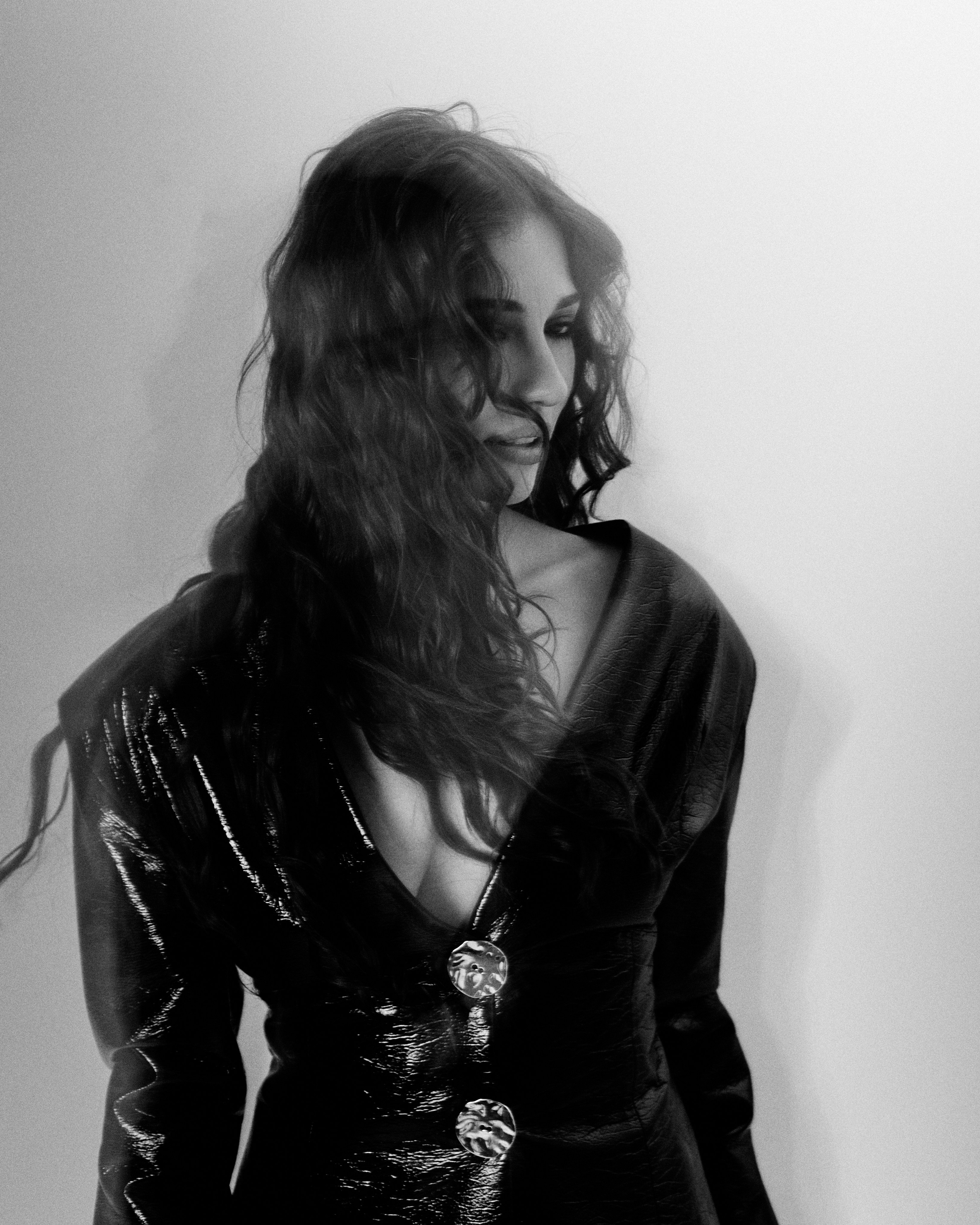 Gunai. Фэшн-фотография и портреты в Владивостоке. Превращаю съёмку в повествование — создаю образы с сюжетом, которые остаются в памяти