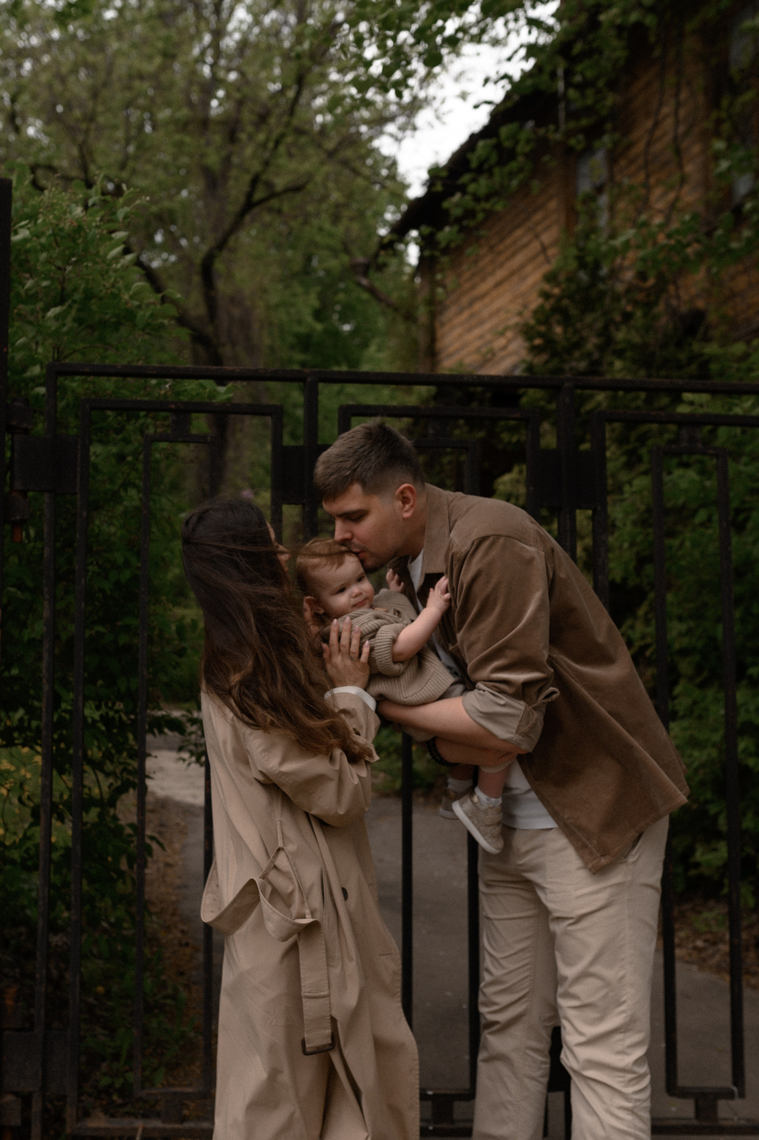 Даня, Лида и Эмма. Прогулка по усадьбе. Семейный и свадебный lifestyle-фотограф в Москве Мария Петрова