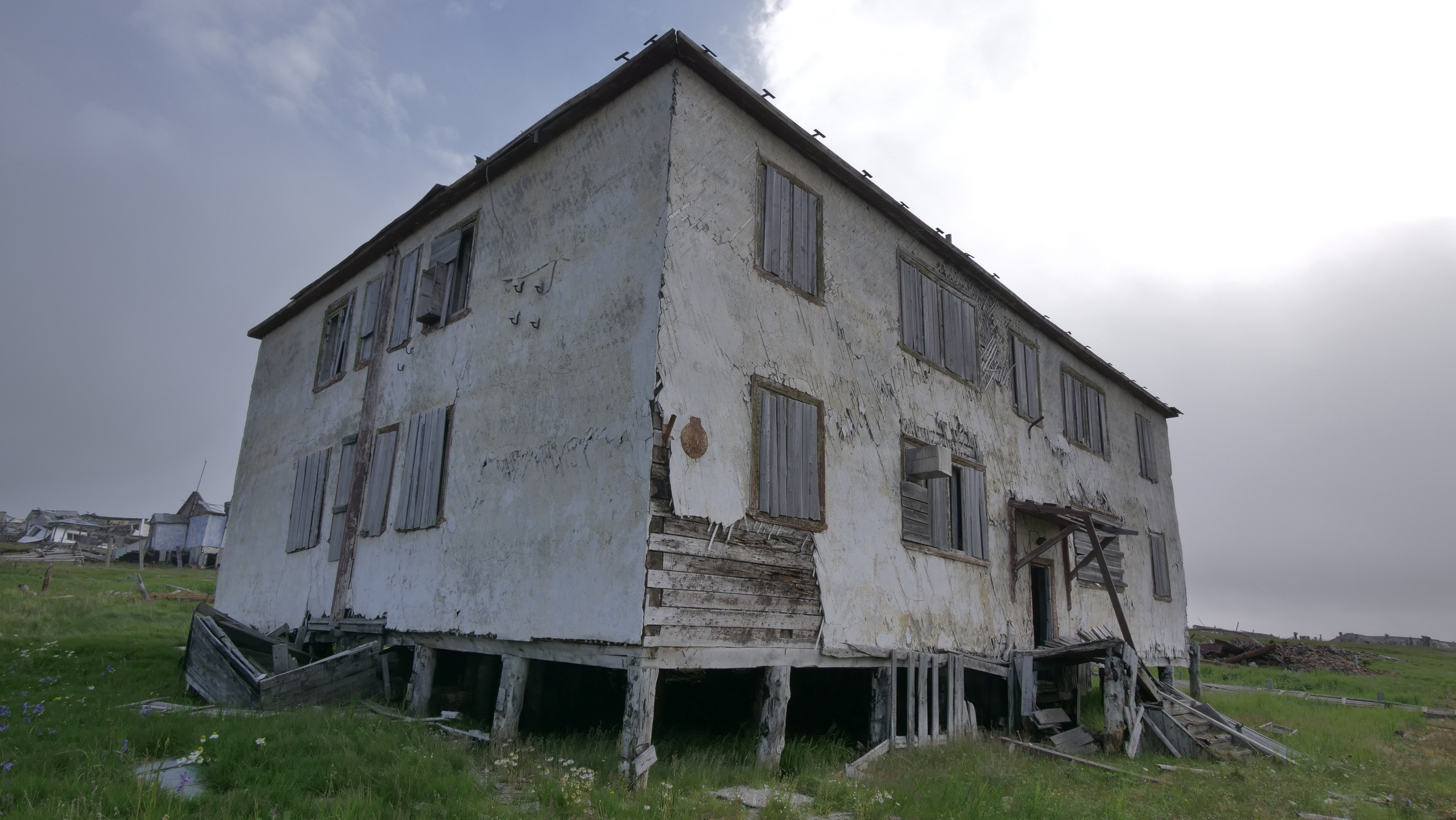 Амдерма — наука (2020 г.). Фотоальбом показывающий увлекательный мир авиации и мир медведей Андрея Иванова