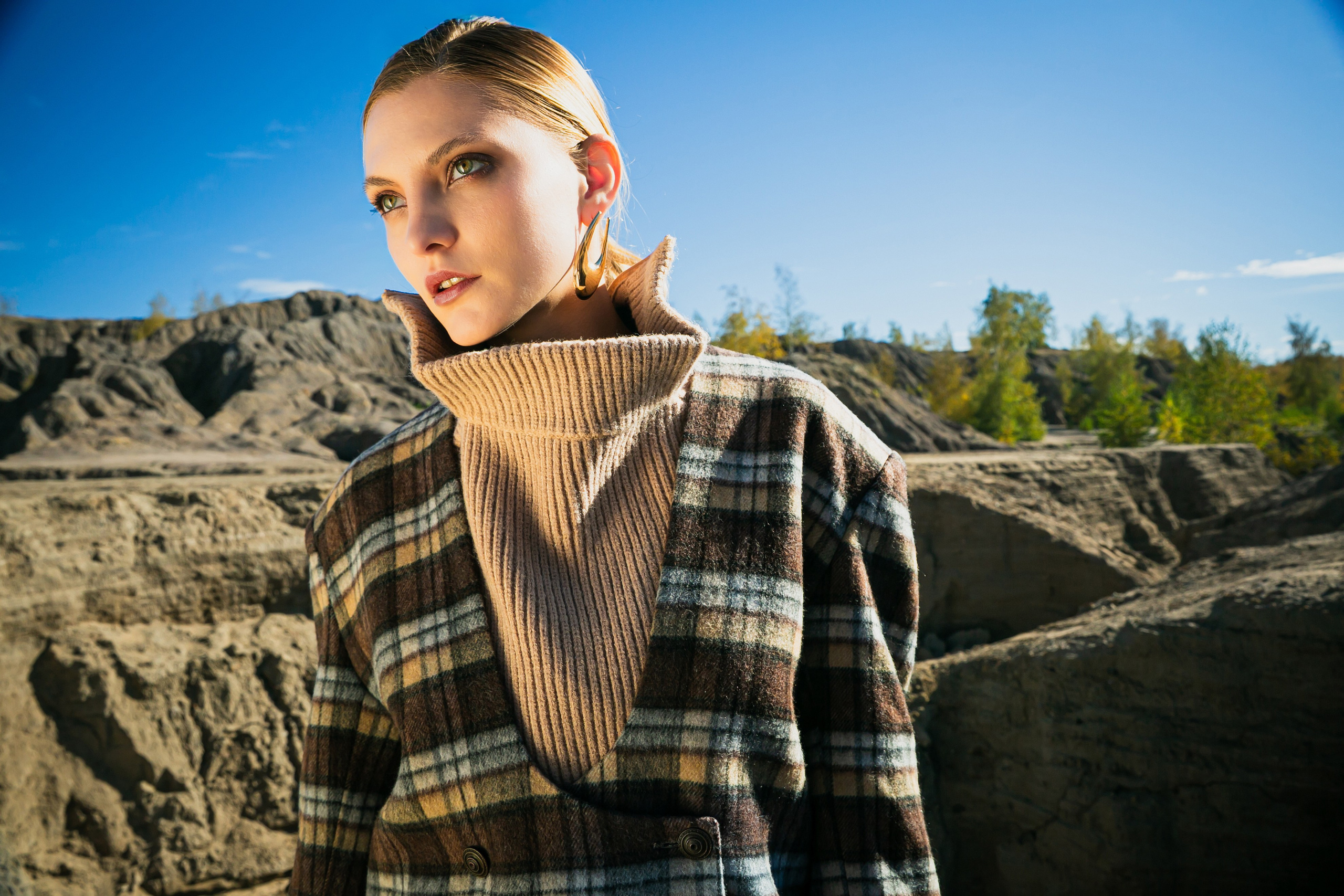 LOOKBOOK Autumn 2025 for AMUNESTIC. АННА ВЕРСО / ANNA VERSO | Визуальный художник / Visual artist