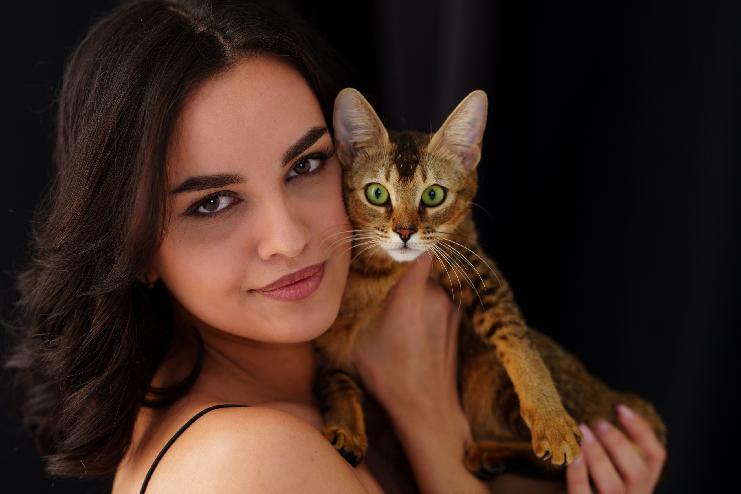 Светлана с кошечкой. Свадебный и портретный фотограф Анастасия Малак | Камчатка