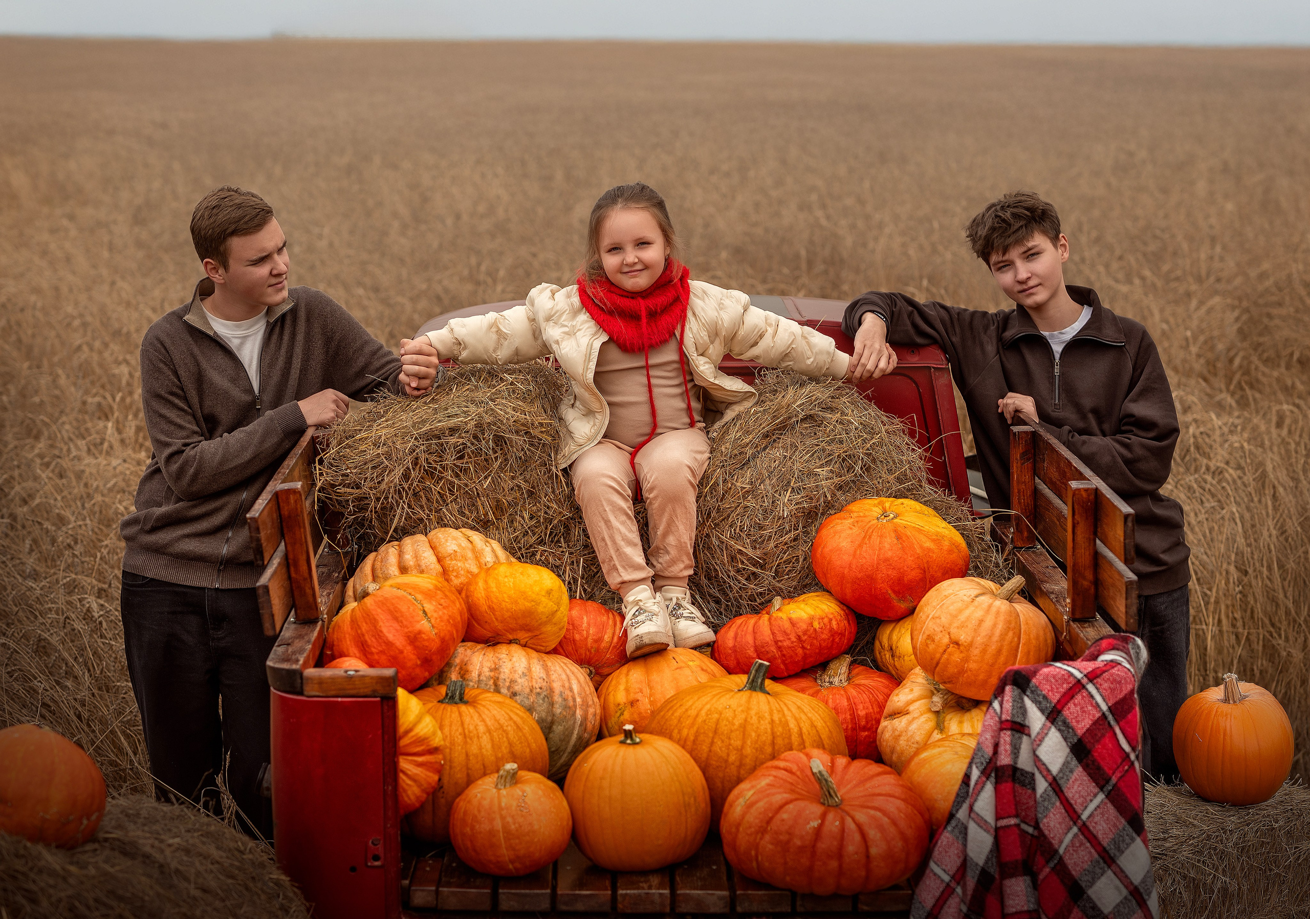 ПИКАП С ТЫКВАМИ. Семейный фотограф Екатеринбург Лора Мур