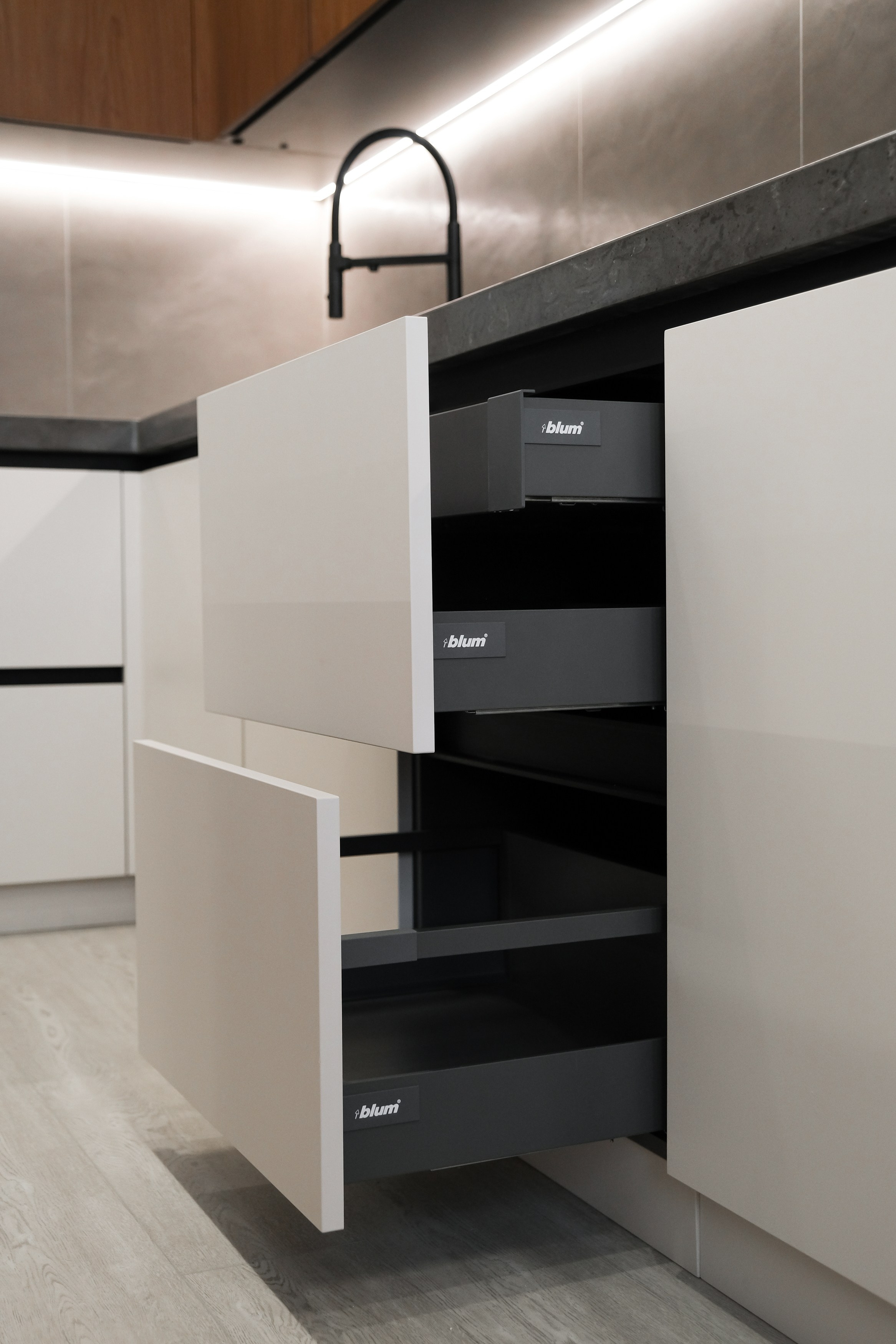 Мебель на заказ Томск по дизайн проекту. Кухни Шкафы | ГУДРУМ. ГУДРУМ — Мебель на заказ в Томске | Кухни | Шкафы | Стулья и Столы