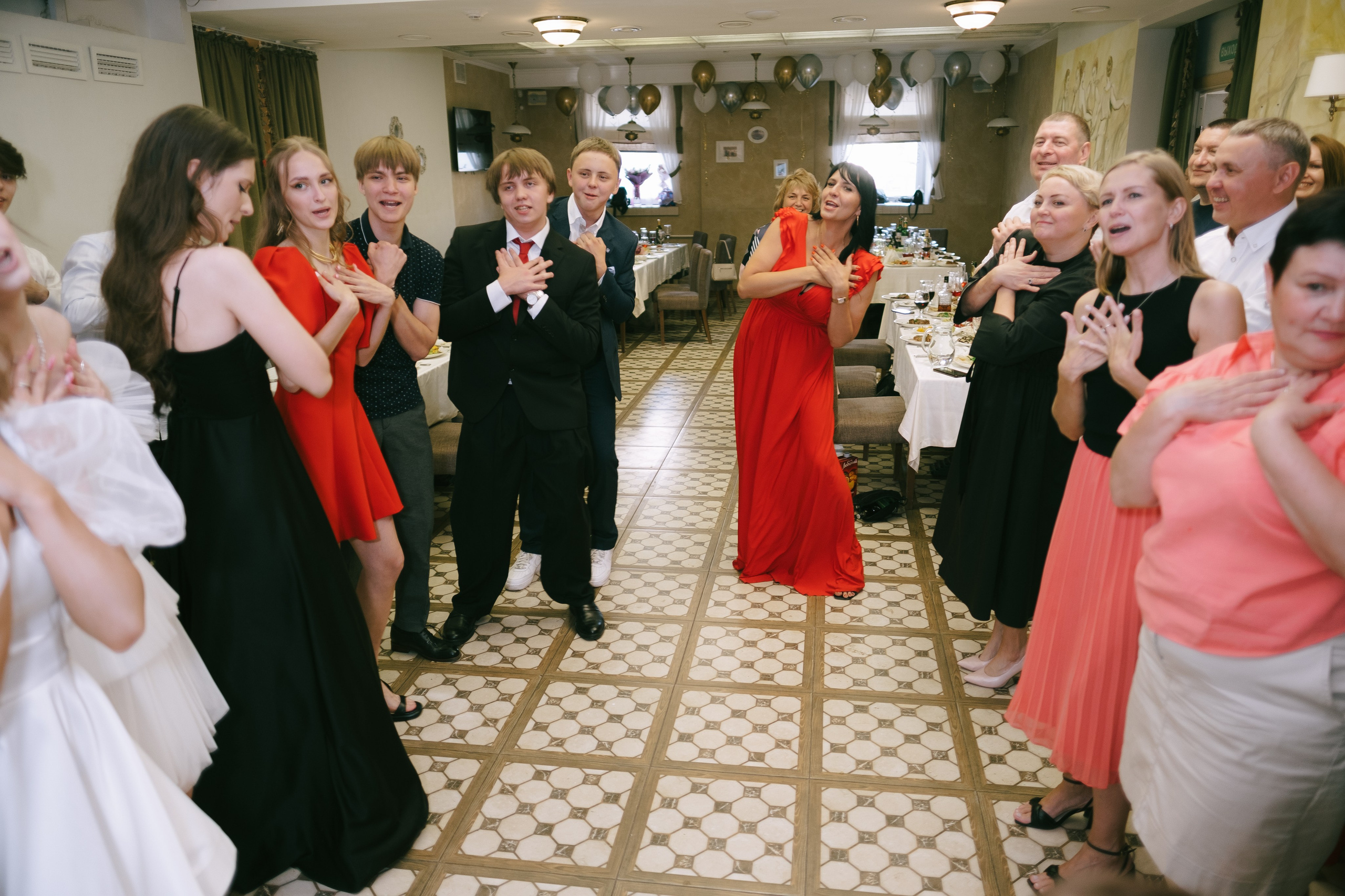 Выпускной школа 33. Свадебный и репортажной фотограф Денис Ожигин в Краснодаре и Краснодарском крае