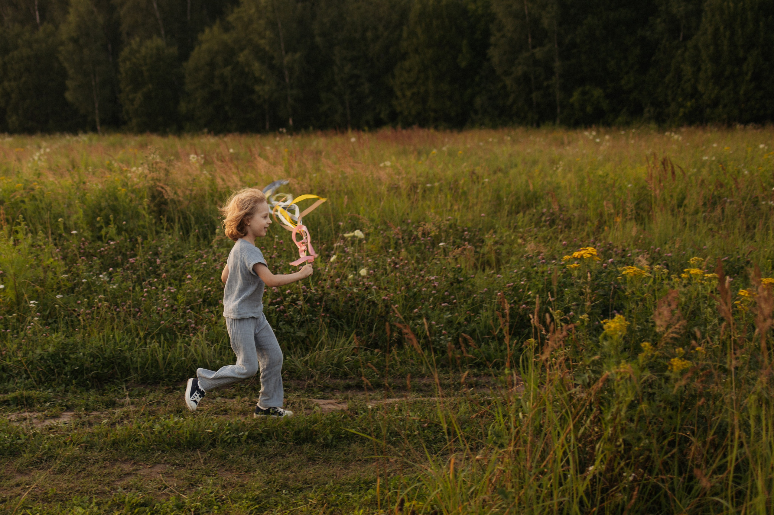 Семейная фотосессия в поле. Семейный фотограф в Москве Марина Петра