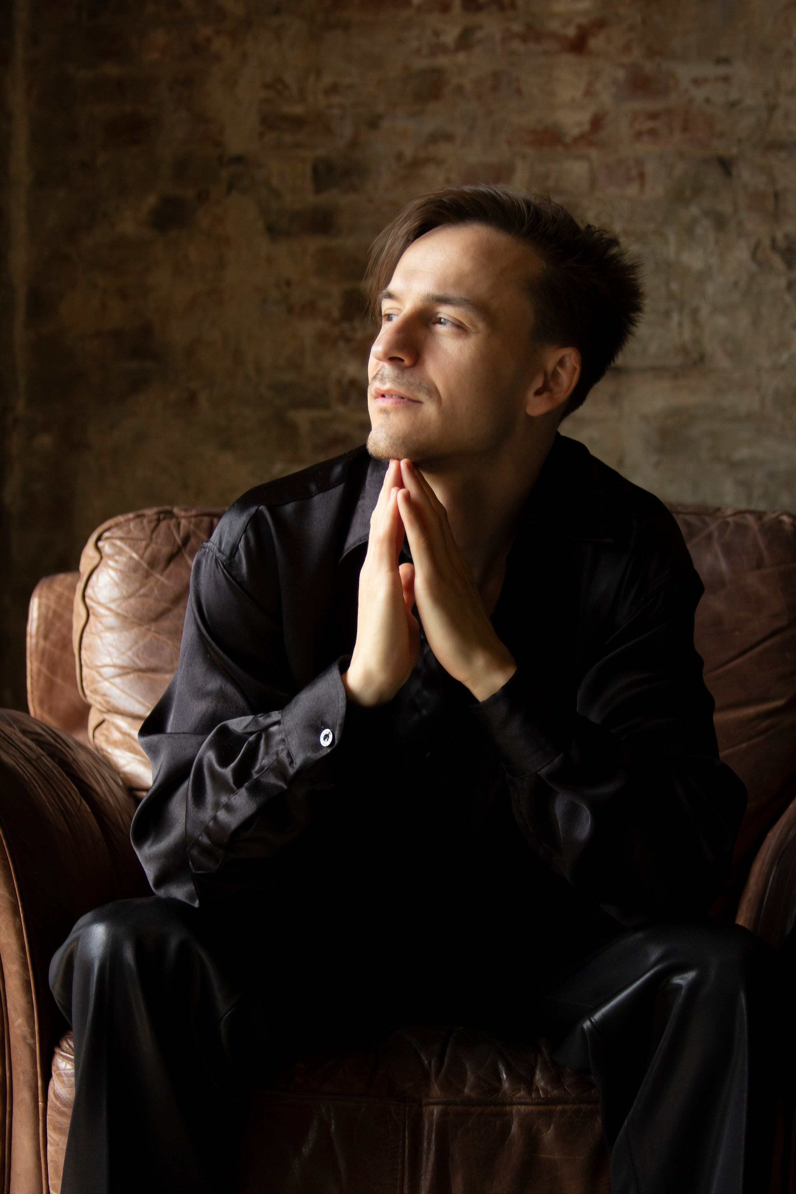 Фотосессия «Черное пальто». Портретный фотограф в Москве и Московской области Гнутиков Сергей