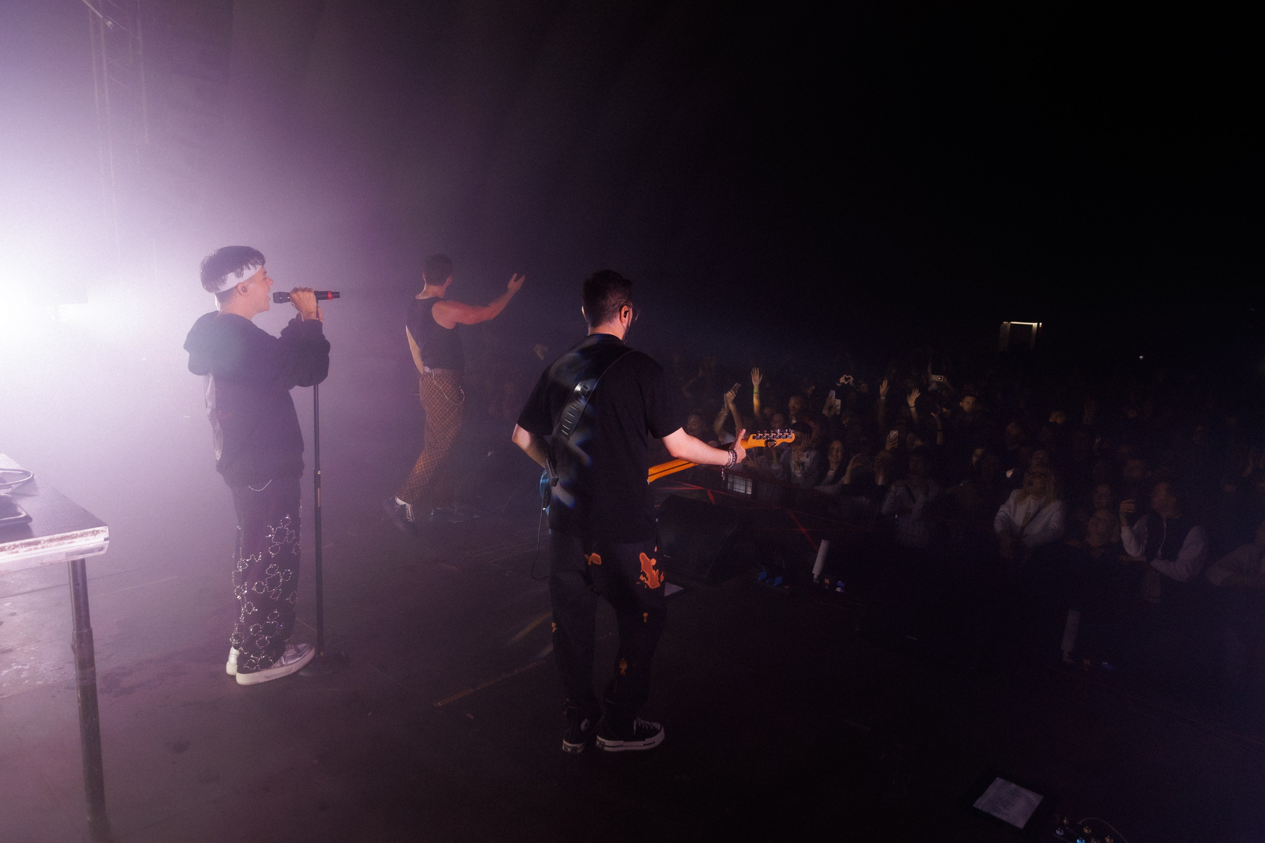 Фотоотчёт и репортаж с концерта группы GAYAZOV$ BROTHER$. Красильников Евгений — профессиональный фотограф в Ростове-на-Дону