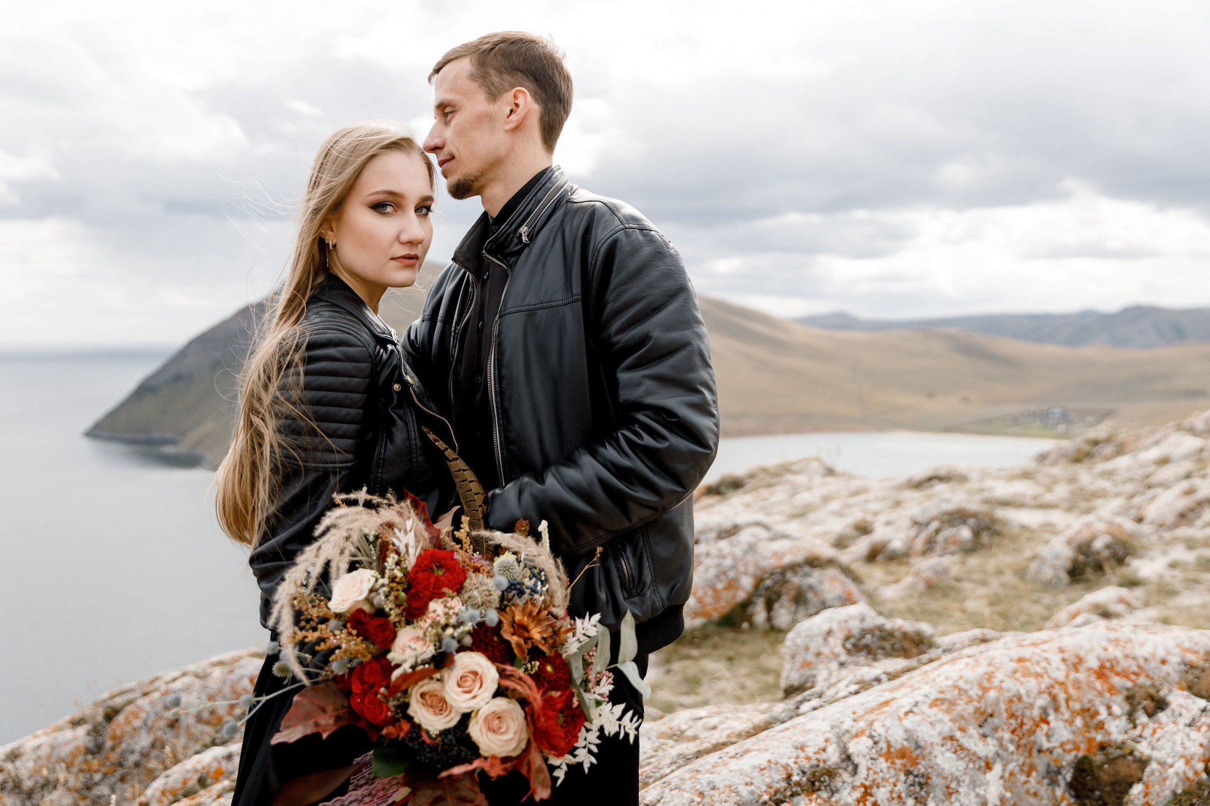 Полина и Женя. Лес, кожанки и 2 дня кайфа. Свадебный фотограф в Иркутске Сапаров Александр