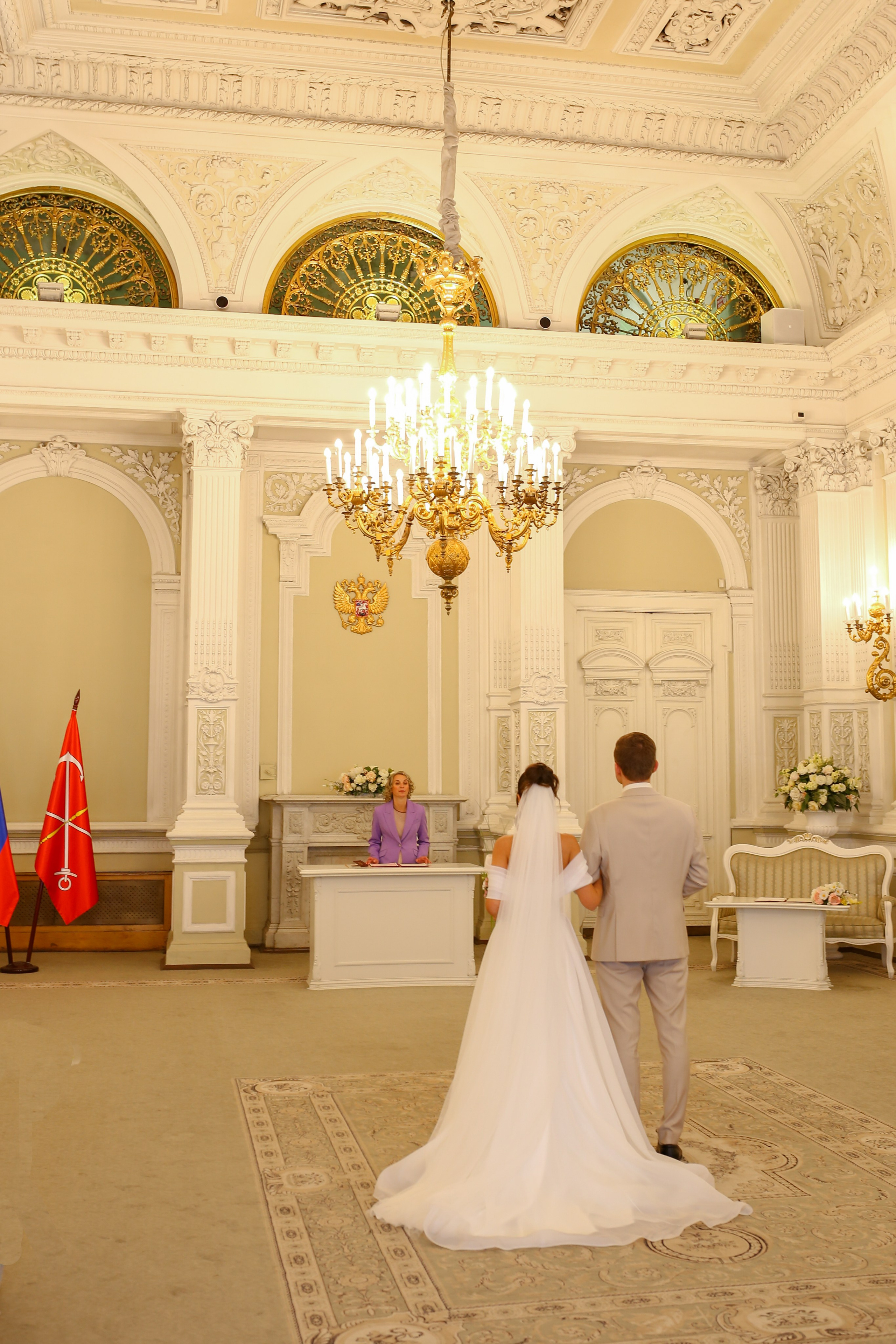 Классические кадры, во Дворце бракосочетания. Свадебный и Репортажный фотограф в Санкт-Петербурге