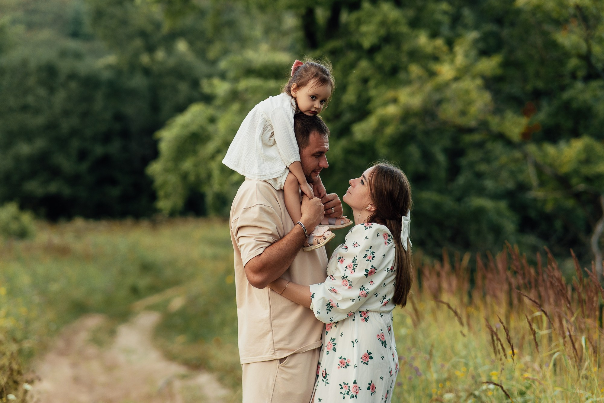Семейная фотосессия на природе. Свадебный и репортажный фотограф в Ярославле Евгений Сальников