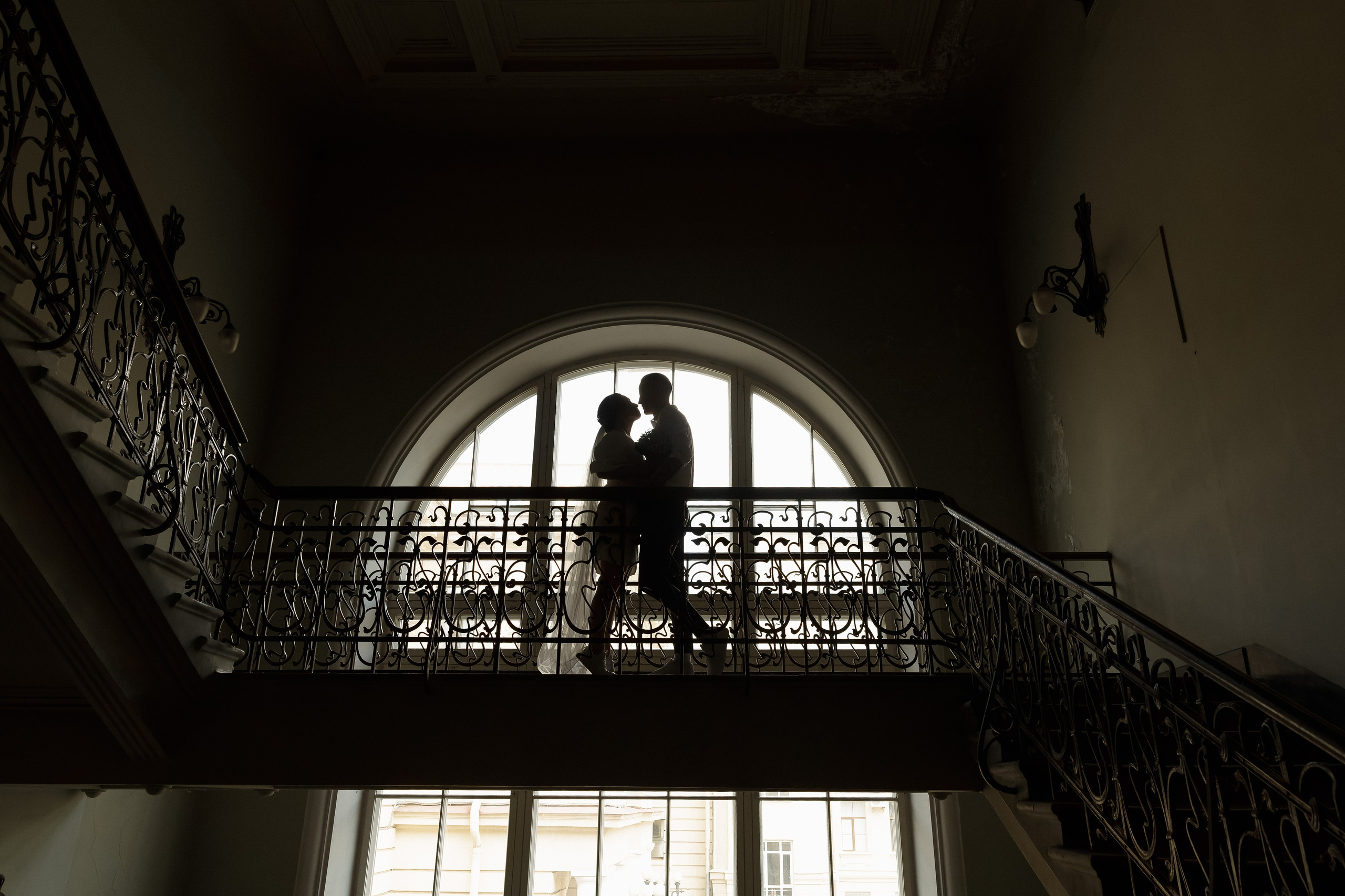 Кристина и Артем — свадебная съемка на Витебском вокзале. Свадебный и портретный фотограф в Санкт-Петербурге Анна Демьянова