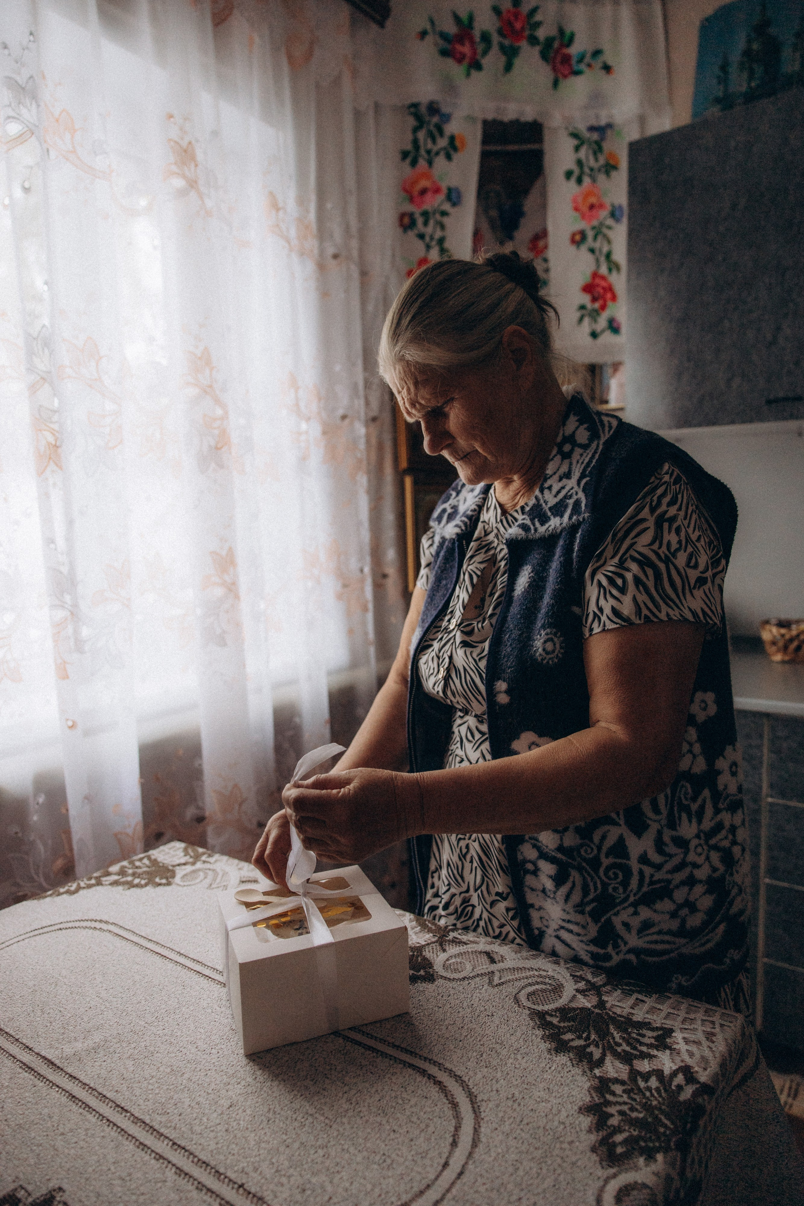 Аня и бабушка. Семейный фотограф Губкин/Старый Оскол