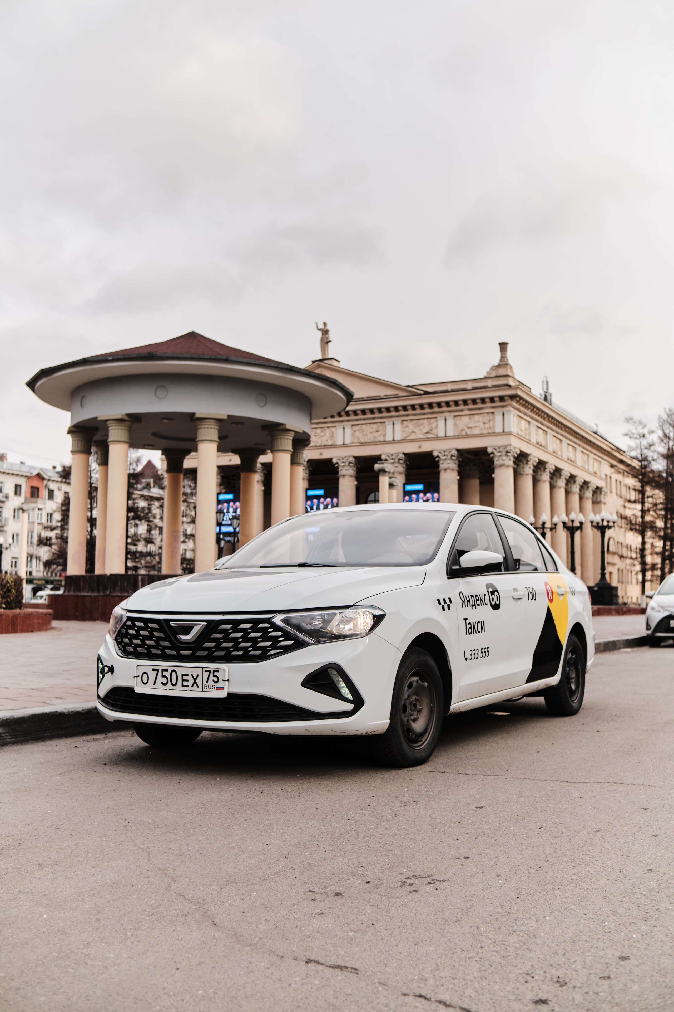 Новый автопарк Яндекс такси в Новокузнецке. Свадебный и семейный фотограф в Новокузнецке Иван Иванов