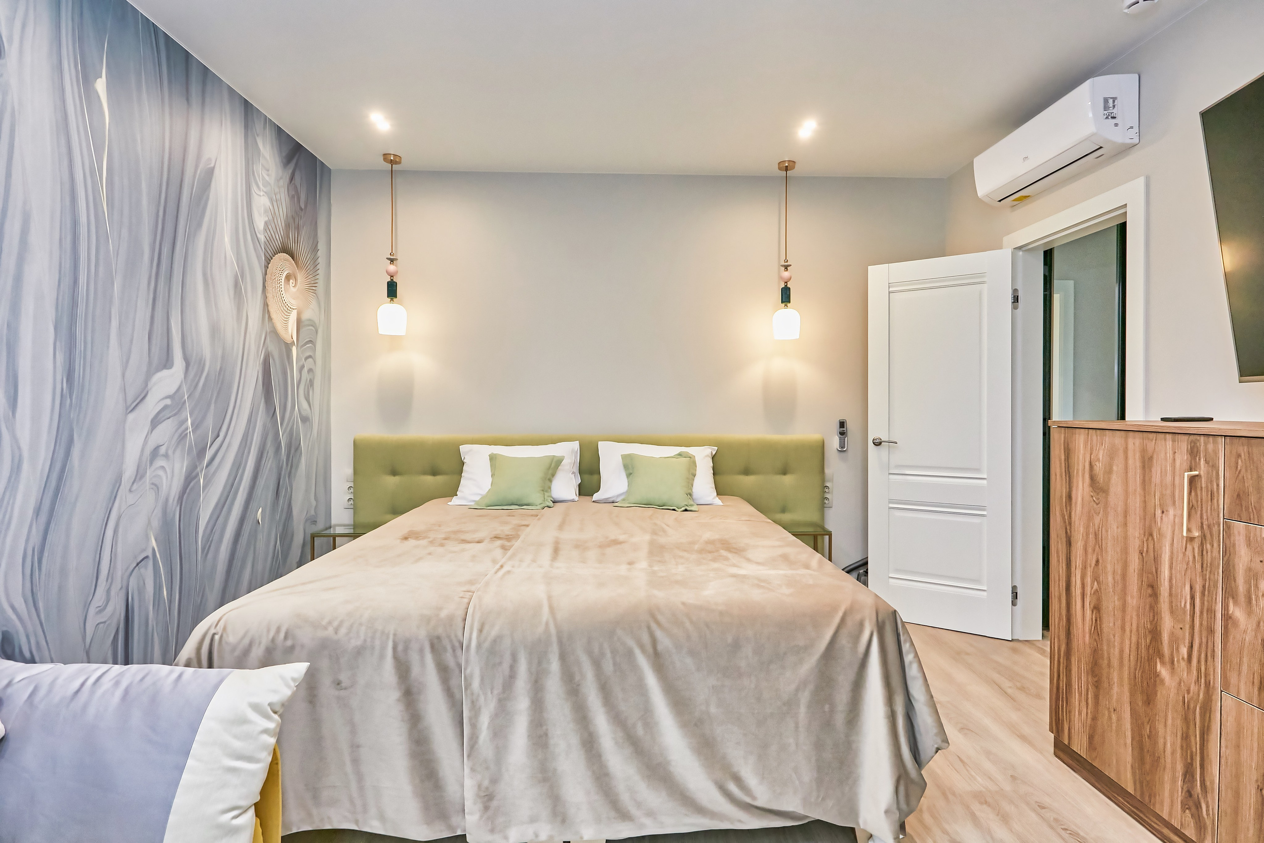 фотосъемка интерьеров гостиницпрофессиональный фотограф отелейпродающие фото для яндекса островок Островок, Суточно.ру, Твил, Отелло, Яндекс.Путешествия, Travelata , Hotellook фотограф для отеляинтерьерная съемка номеровфотосъемка апартаментоврекламное фото гостиниц