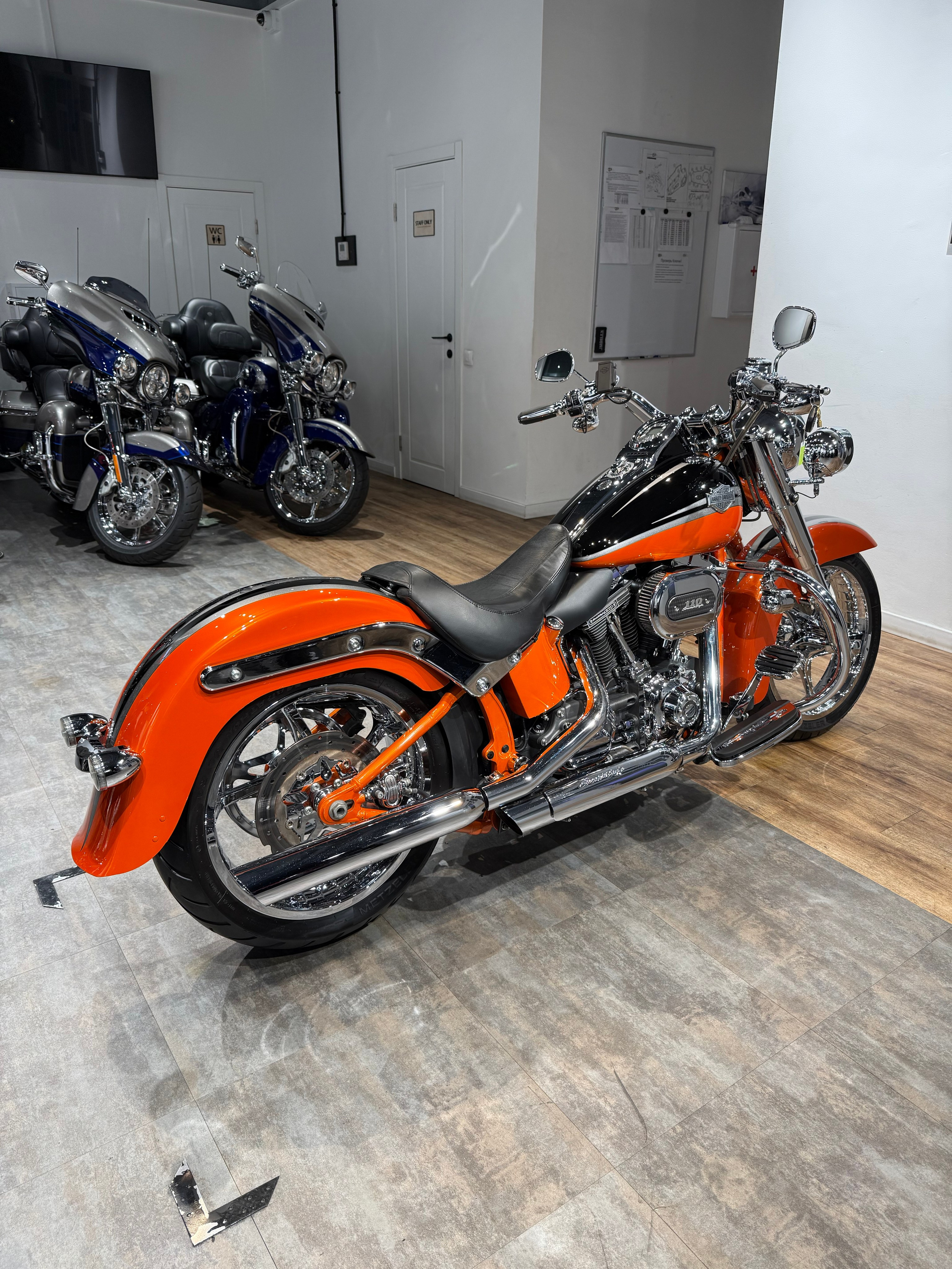 2010 CVO Inferno Orange. Hello Davidson, Москва. Только хорошие мотоциклы…