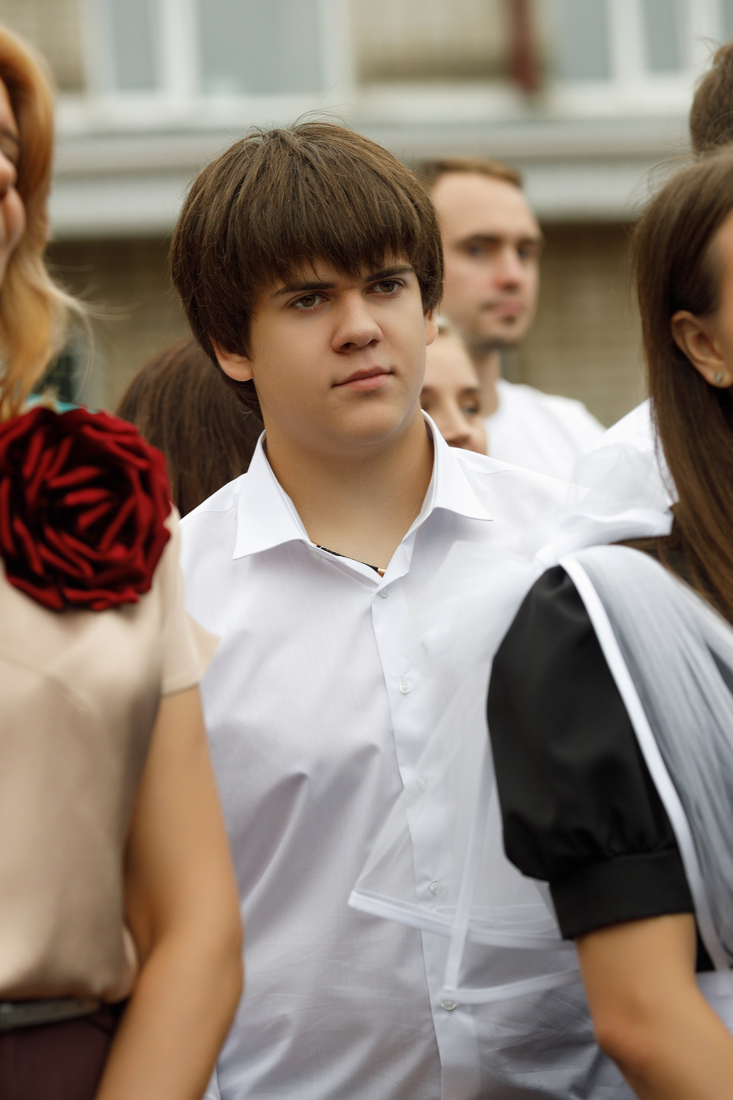 Линейка 11 клас Гимназия Артём. Photoalbum-vl.ru