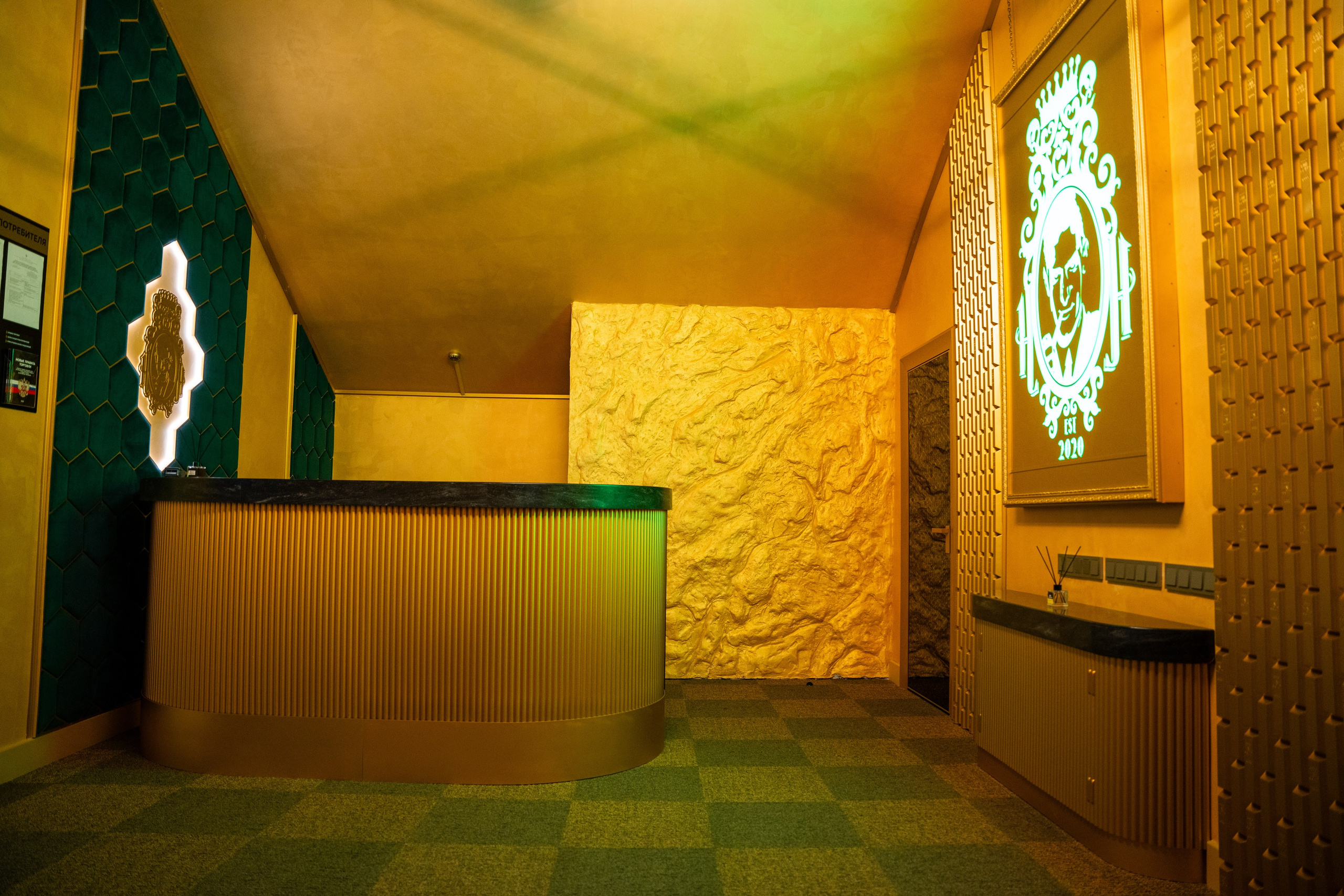 Фотосъемка интерьера стриптиз-клуба Hefner — элитный клуб Краснодара. Интерьерная фотосъемка клуба Hefner в Краснодаре — профессионально. Шедевры для Вас! Фотограф и Видеограф в Краснодаре Пахиев Руслан