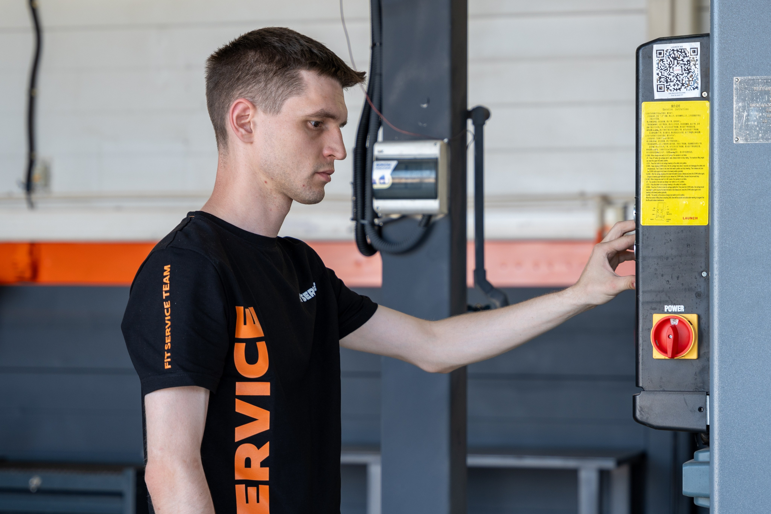 Интерьерная фотосъемка автосервиса Fit Service в Краснодаре — сеть СТО Профессиональная фотосъемка интерьера техцентра в Краснодаре. Шедевры для Вас! Фотограф и Видеограф в Краснодаре Пахиев Руслан