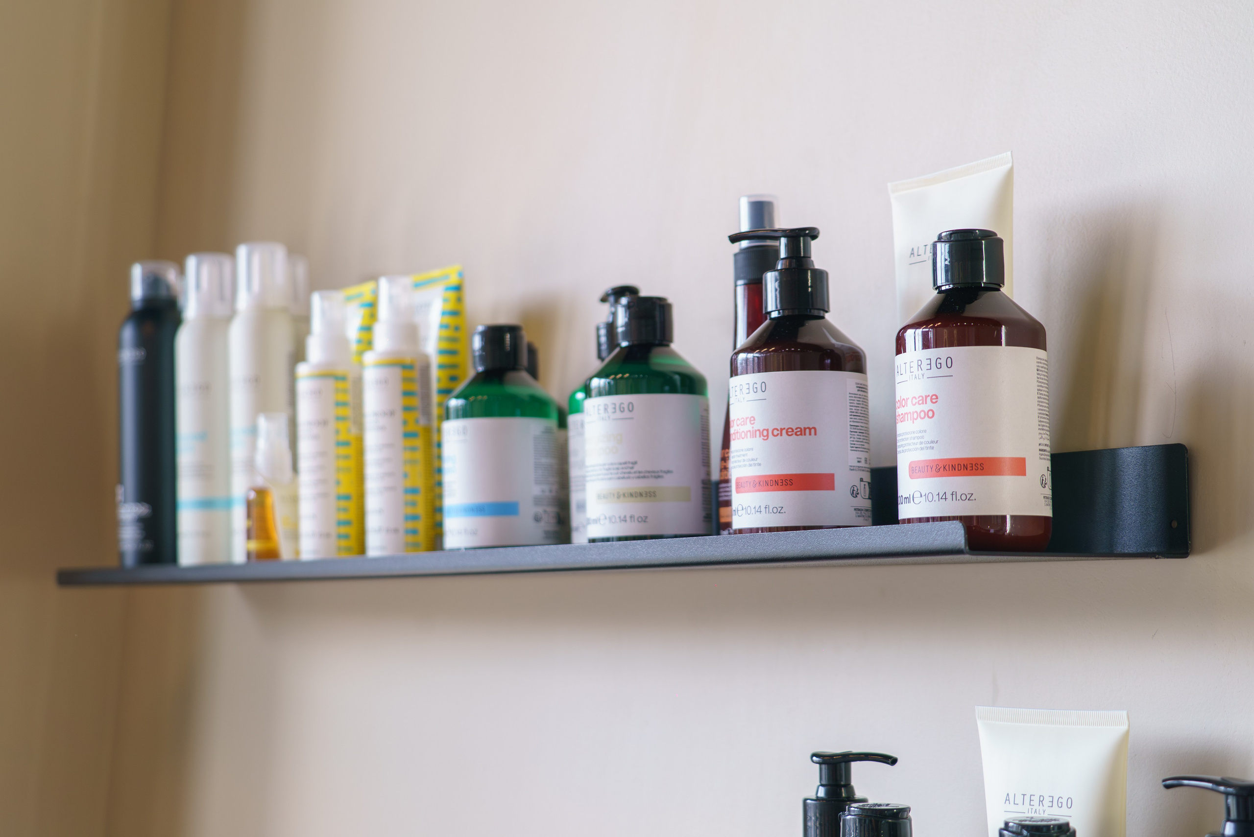 Профессиональная интерьерная фото и видео съемка студий красоты Яркая интерьерная фотосъемка для бьюти-коворкинга и студий. Шедевры для Вас! Фотограф и Видеограф в Краснодаре Пахиев Руслан