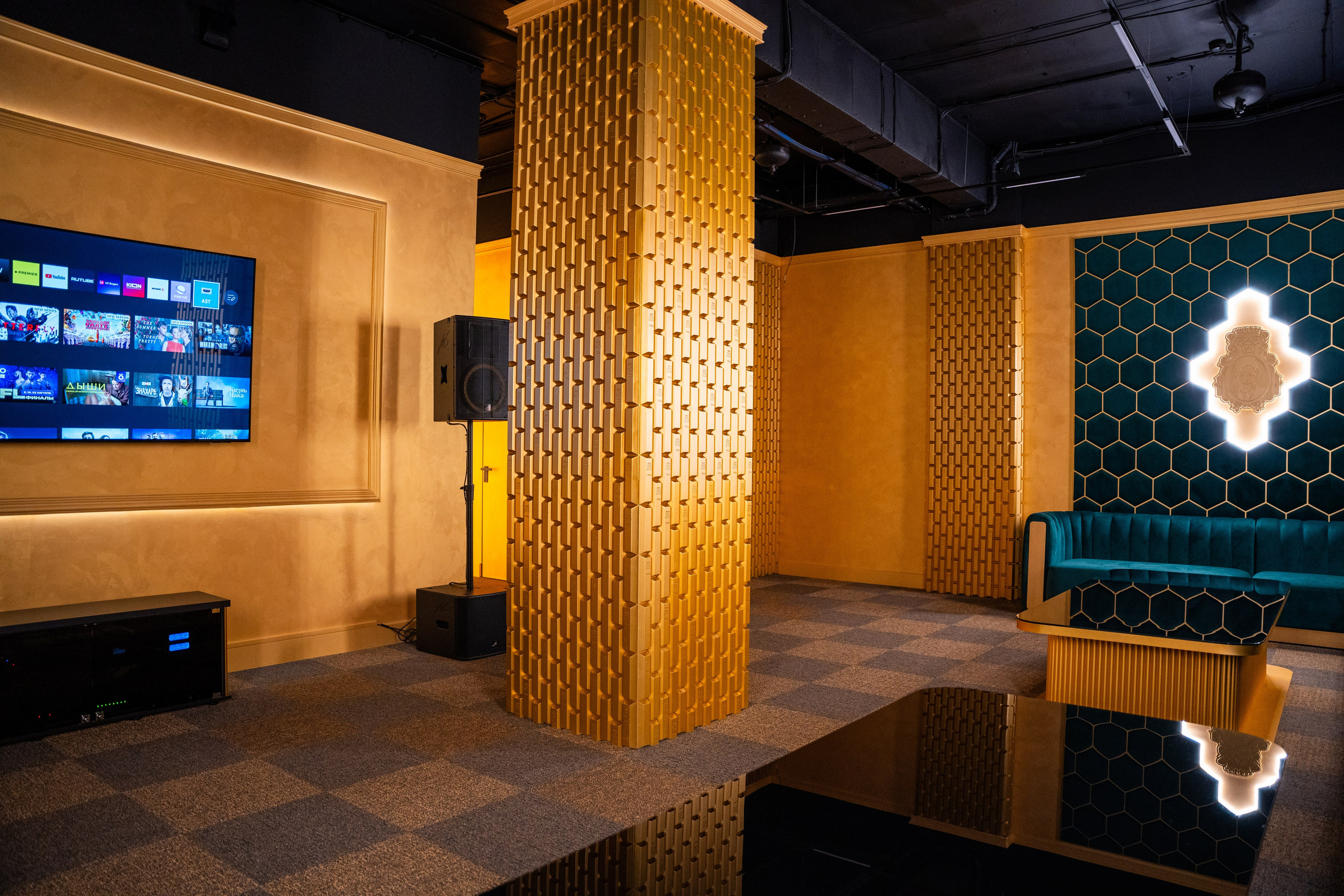 Фотосъемка интерьера стриптиз-клуба Hefner — элитный клуб Краснодара. Интерьерная фотосъемка клуба Hefner в Краснодаре — профессионально. Шедевры для Вас! Фотограф и Видеограф в Краснодаре Пахиев Руслан