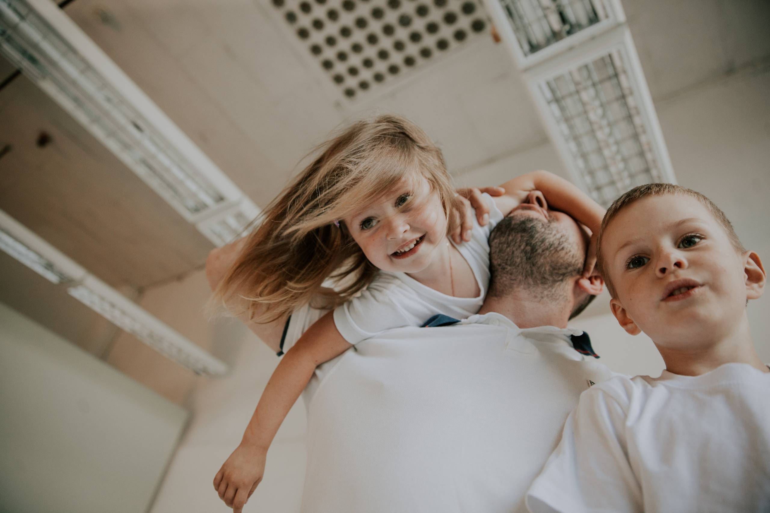 Вова, Настя, Тим, Тея и пузик по имени Санек. Фотограф Луиза Юдилевич Москва