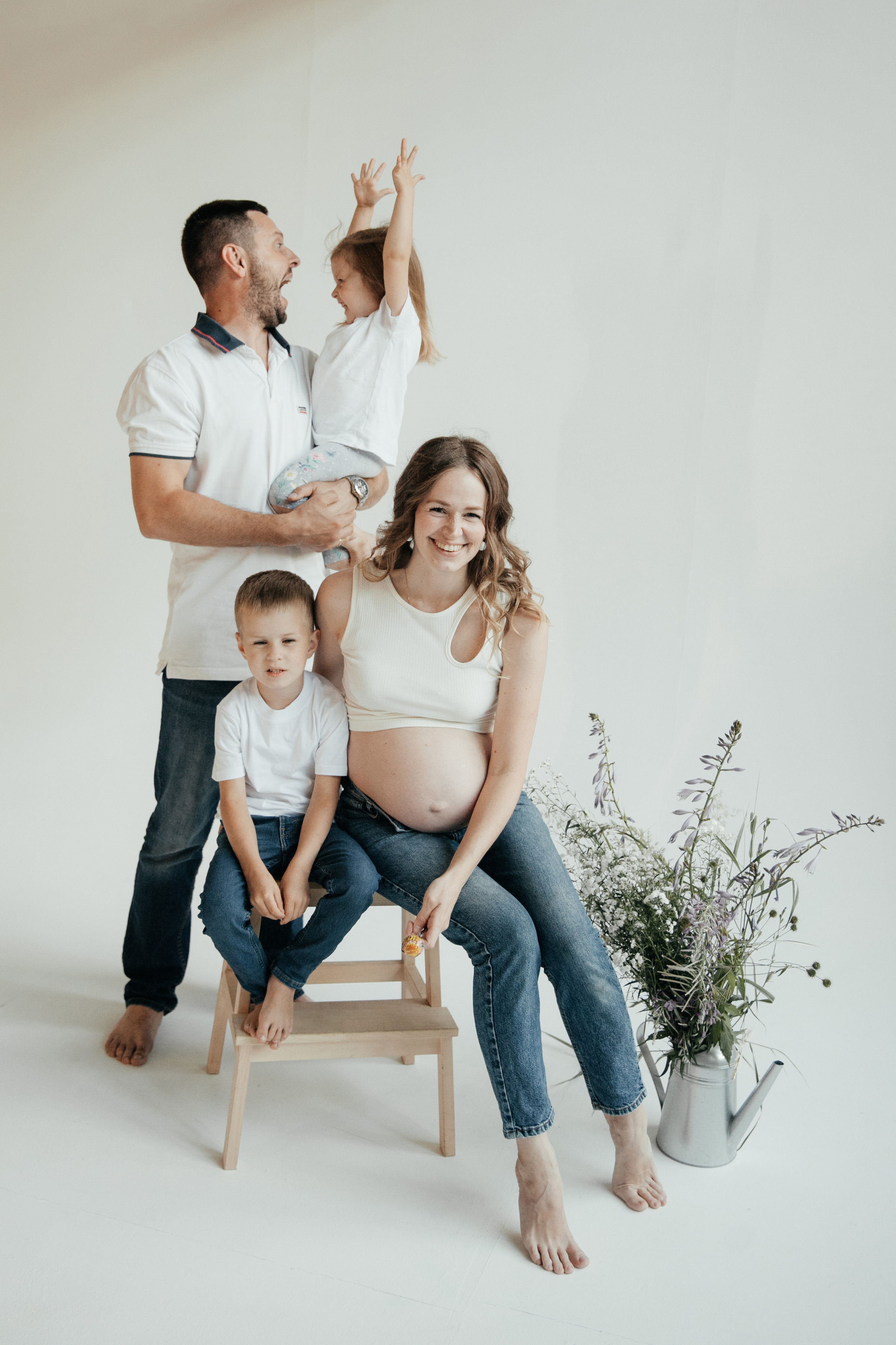 Вова, Настя, Тим, Тея и пузик по имени Санек. Фотограф Луиза Юдилевич Москва