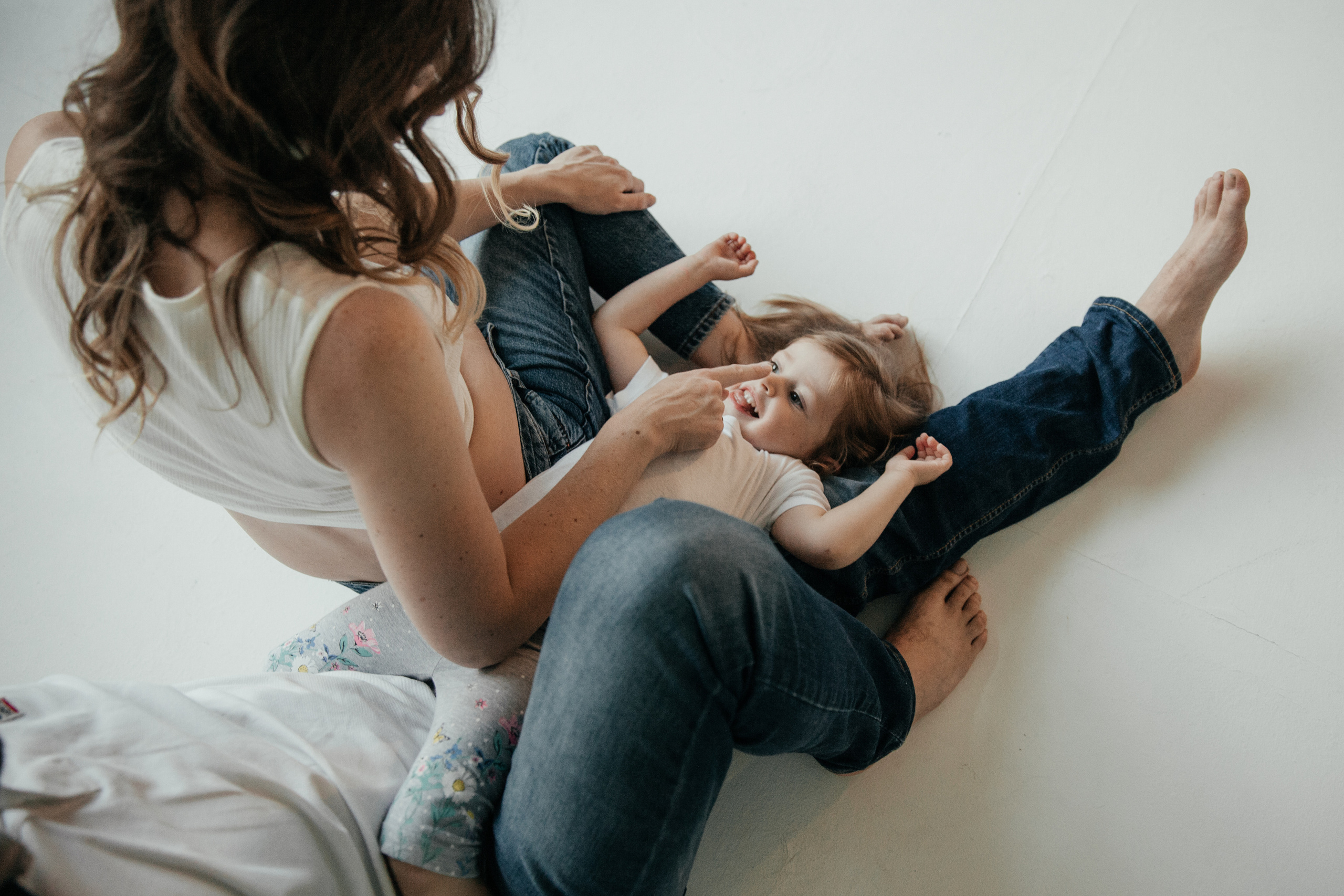 Вова, Настя, Тим, Тея и пузик по имени Санек. Фотограф Луиза Юдилевич Москва