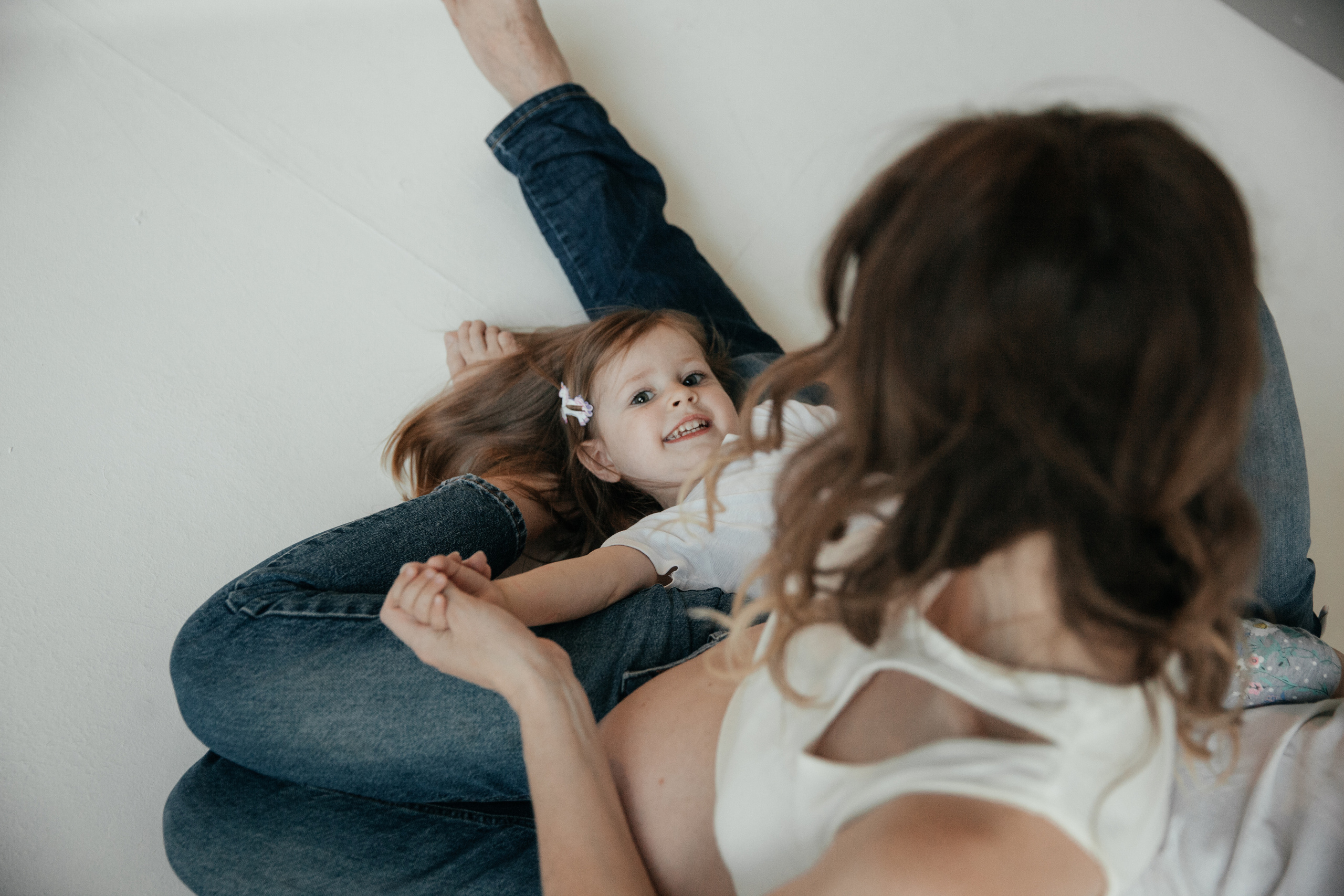 Вова, Настя, Тим, Тея и пузик по имени Санек. Фотограф Луиза Юдилевич Москва