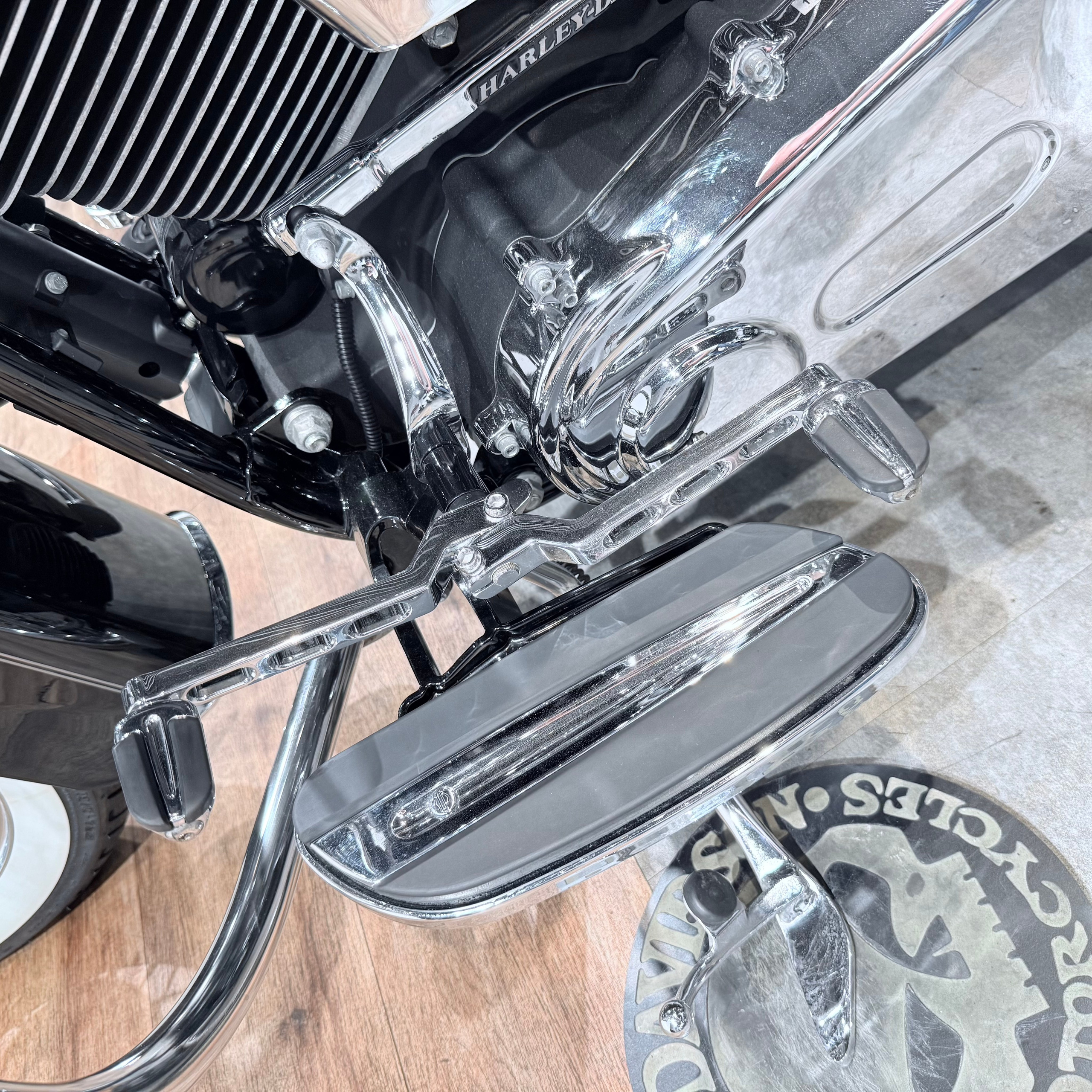 2011 Softail Deluхе АВS Vivd Black. Hello Davidson, Москва. Только хорошие мотоциклы…