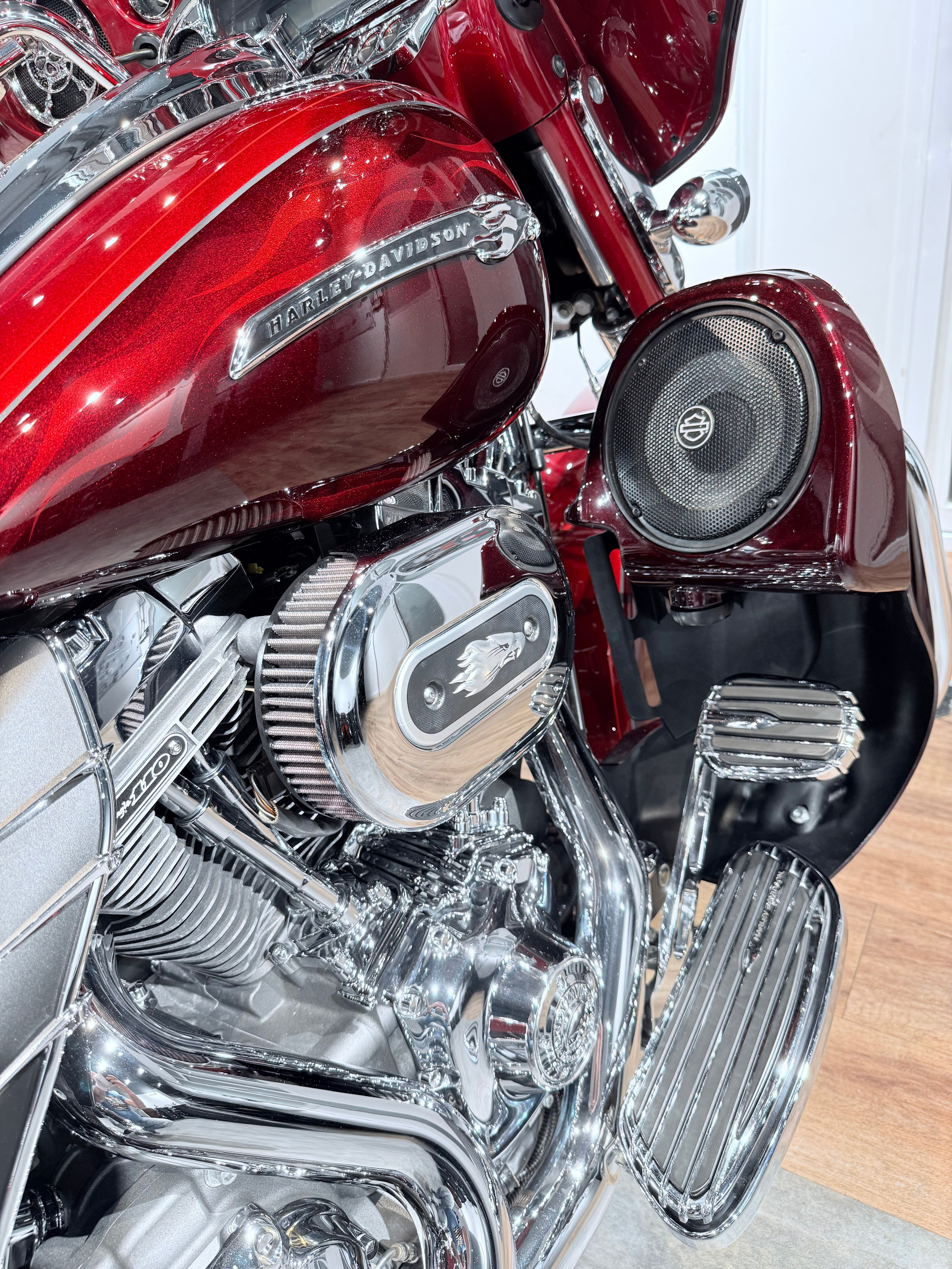 CVO Street Glide (Ruby Red). Hello Davidson, Москва. Только хорошие мотоциклы…