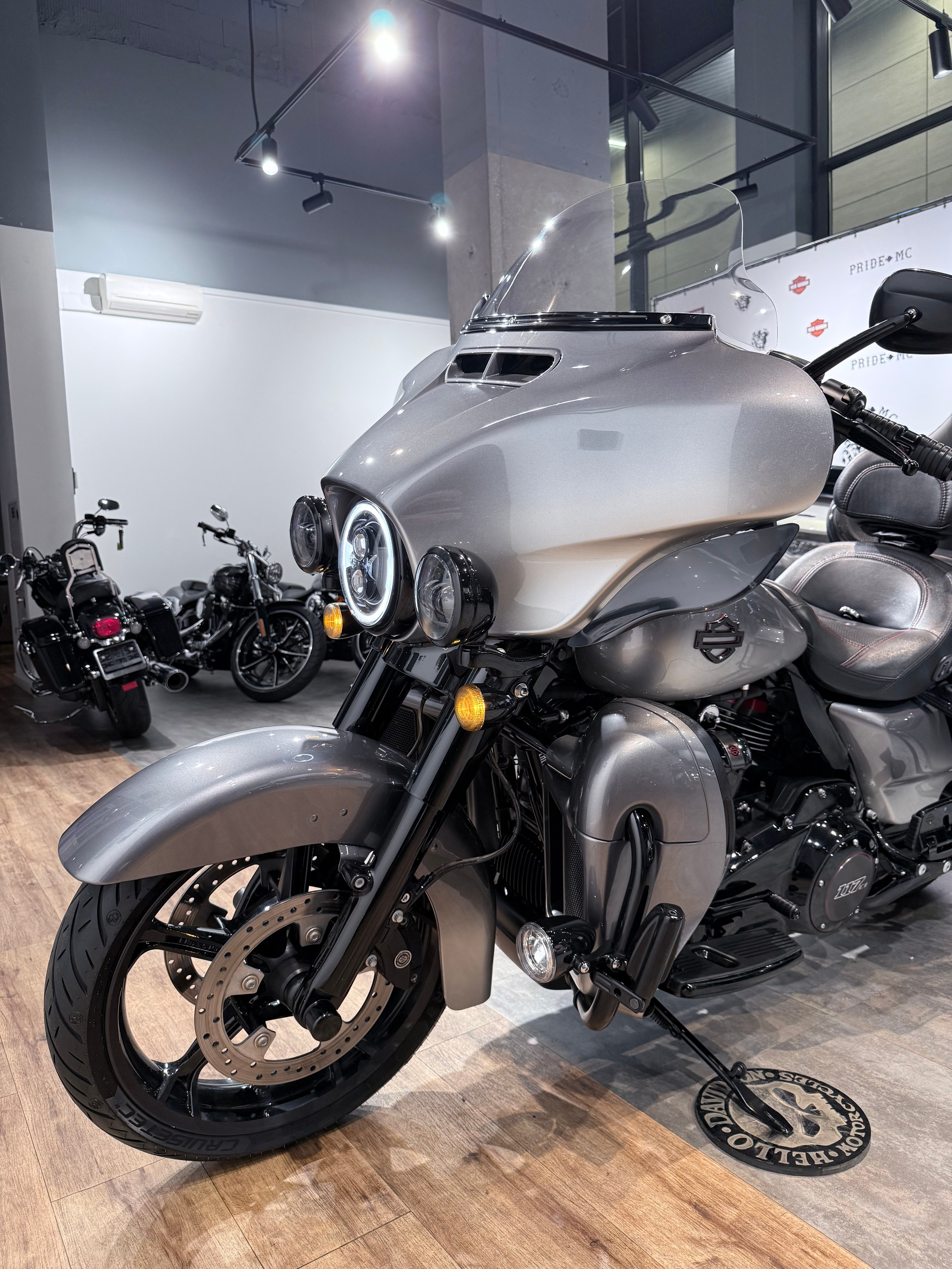 2019 CVO Electra Glide Limited 117 (Nardo Gray). Hello Davidson, Москва. Только хорошие мотоциклы…