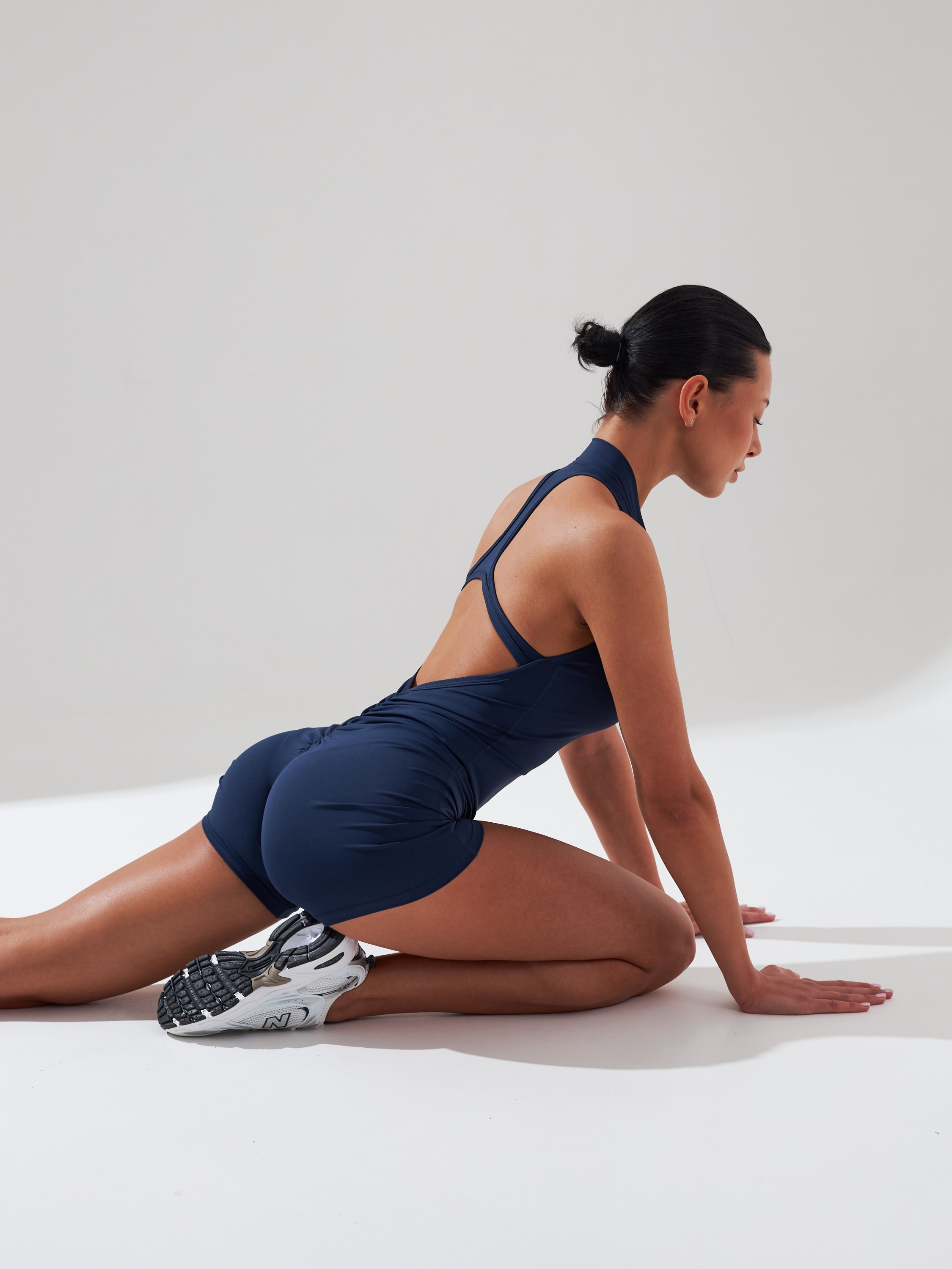 Фотосъемка спортивных комбинезонов Екатеринбург Wildberries ВБ Ozon Озон фотосессия одежды Екб заказать цена фотосъемка товара WB карточки. Фотограф Екатеринбург Анастасия Жерновская | Маркетплейсы и нейрофото