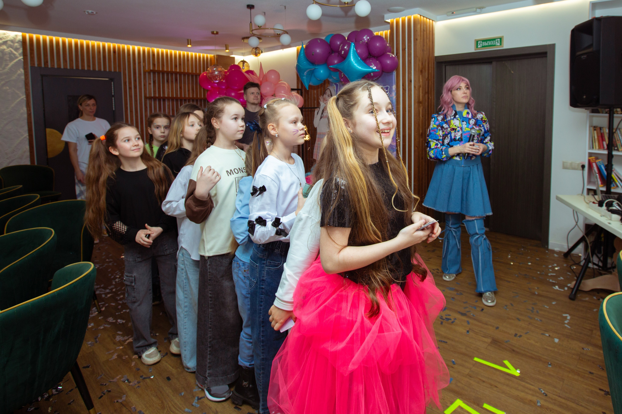 День рождения Ульяны. Фотограф Антонина Свешникова. ВЫПУСКНЫЕ ФОТОКНИГИ для детских садов и школ. Москва, Владимир