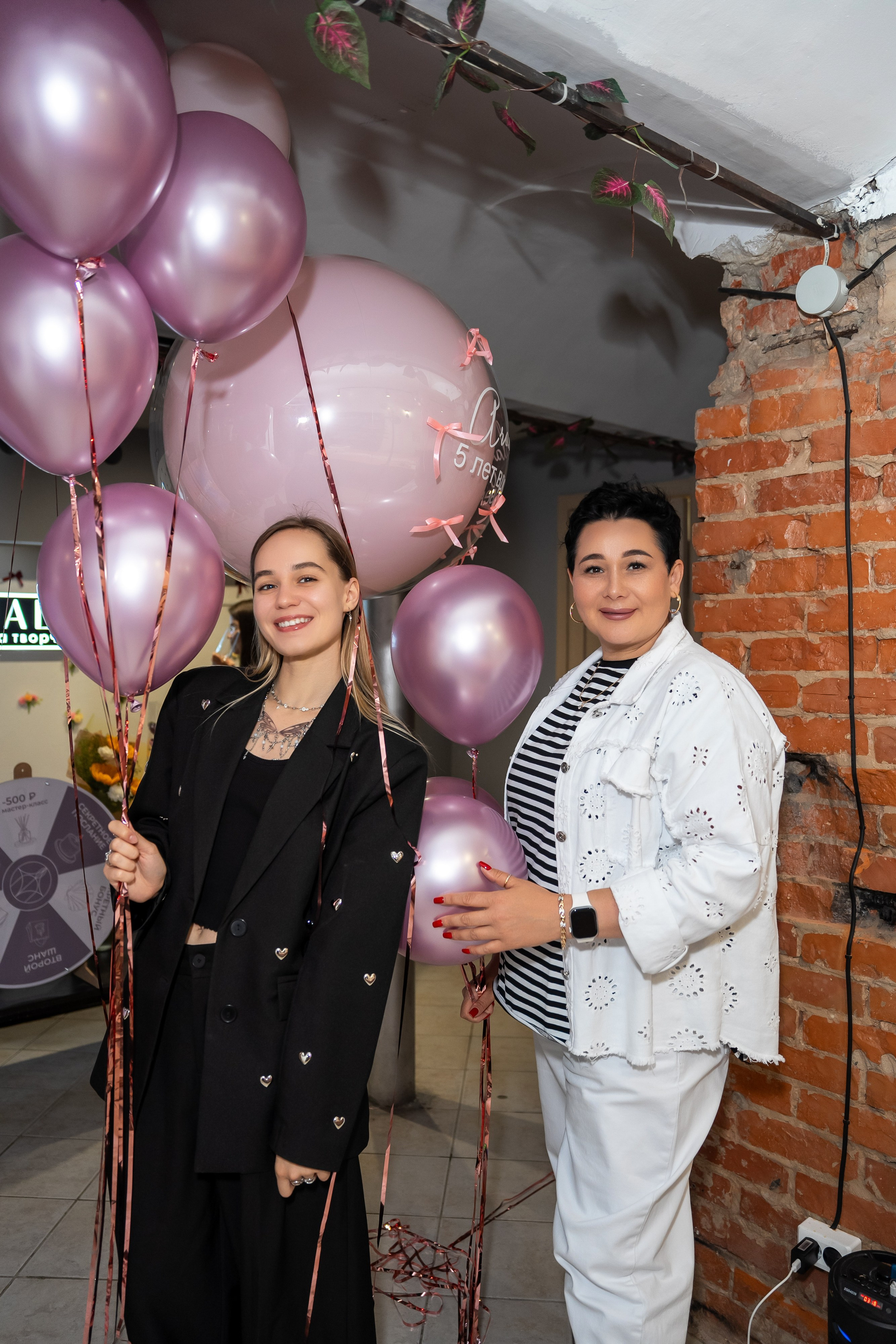 День рождения Aromalage — 5 лет вдохновения 🕯️. Мастер-классы AROMALAGE в Казани и Нижнем Новгороде для двоих, на девичник, в группе